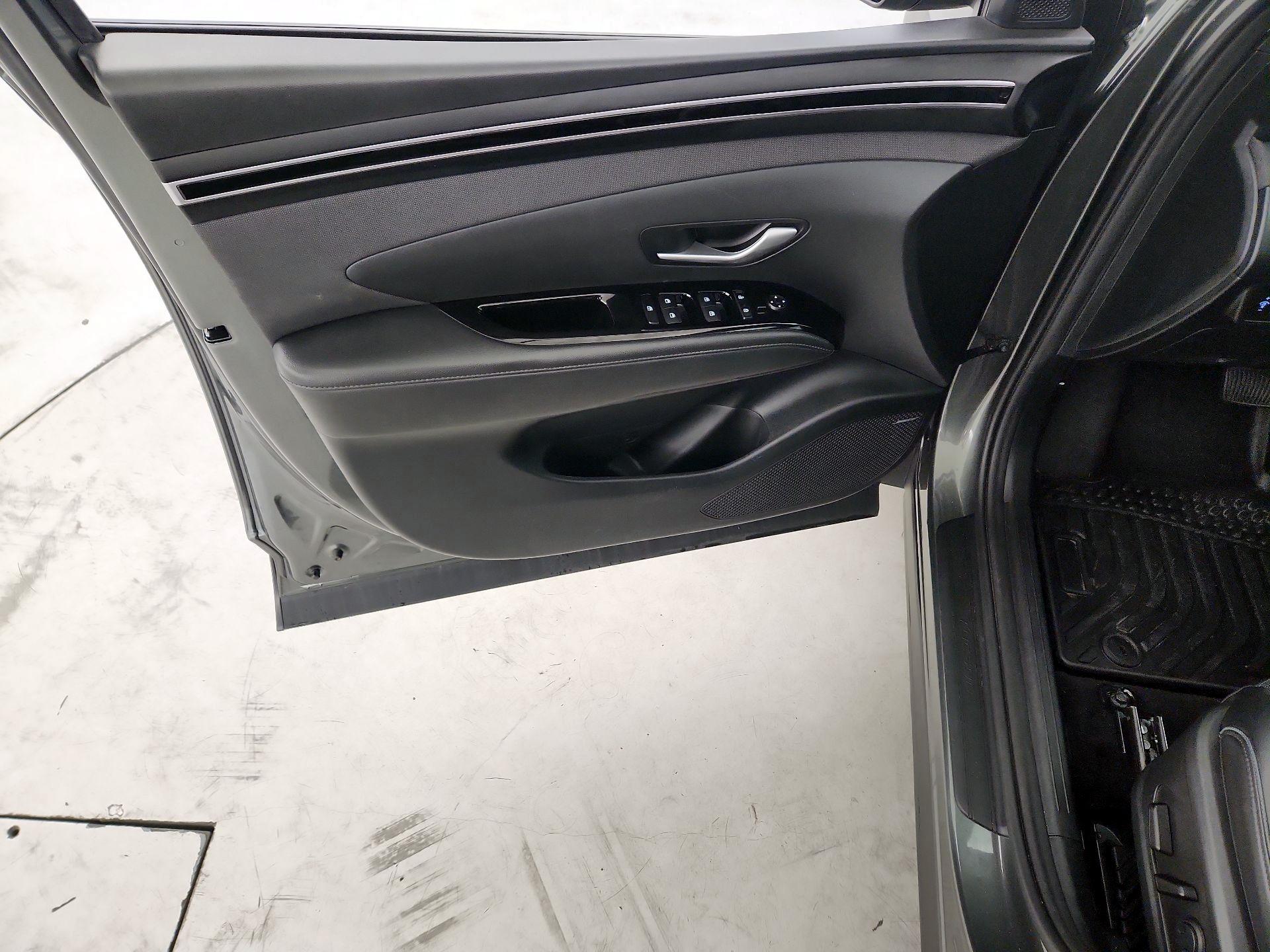 Thumbnail: 2022 Hyundai Tucson - 12