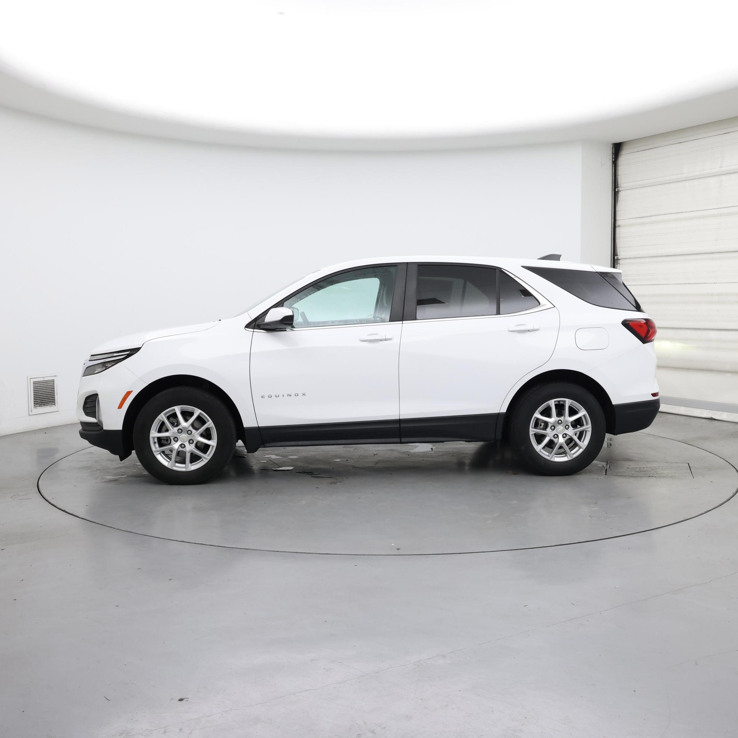 Thumbnail: 2023 Chevrolet Equinox - 3