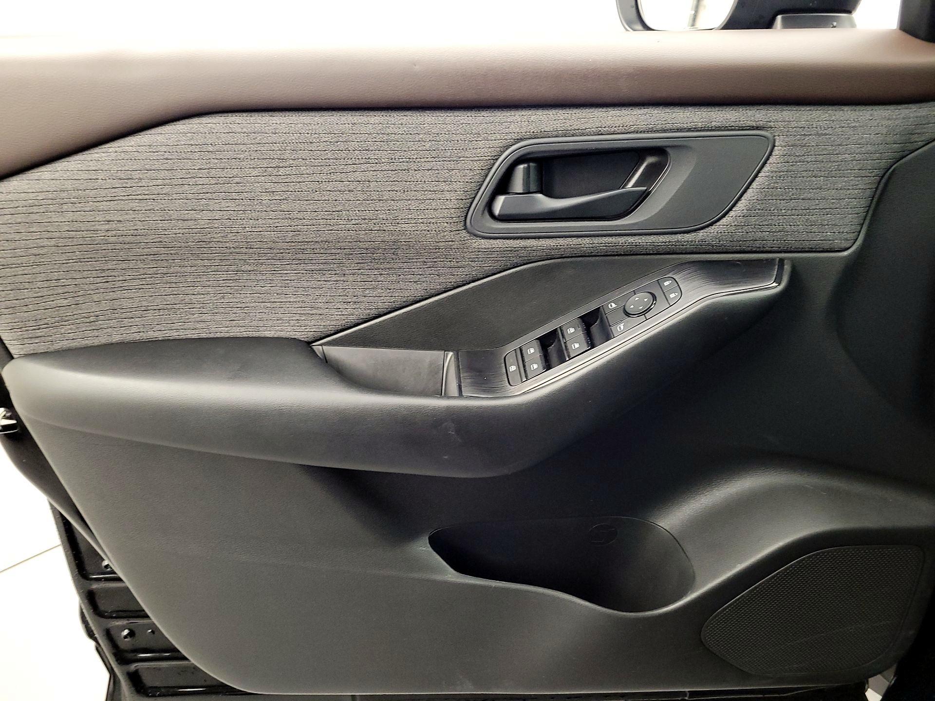 Thumbnail: 2023 Nissan Rogue - 12