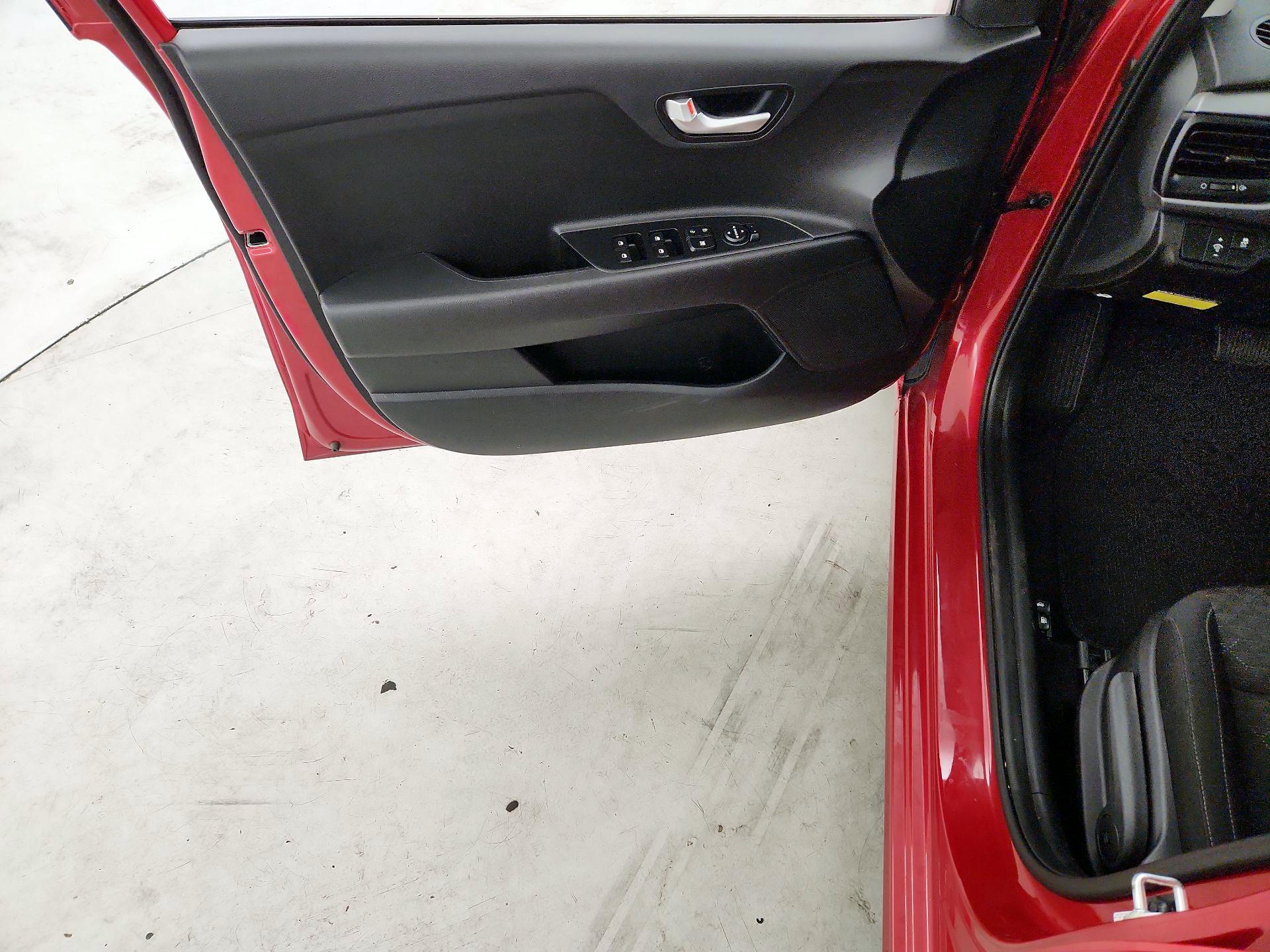 Thumbnail: 2023 Kia Rio - 12