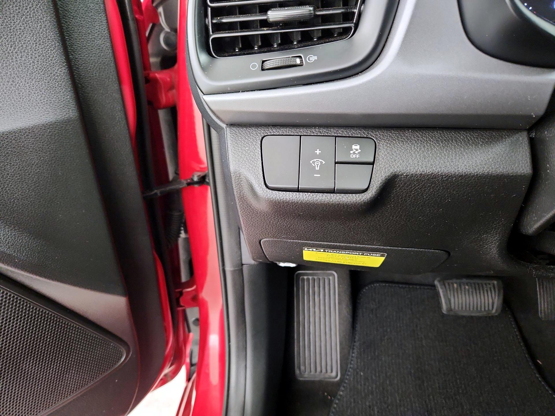 Thumbnail: 2023 Kia Rio - 13