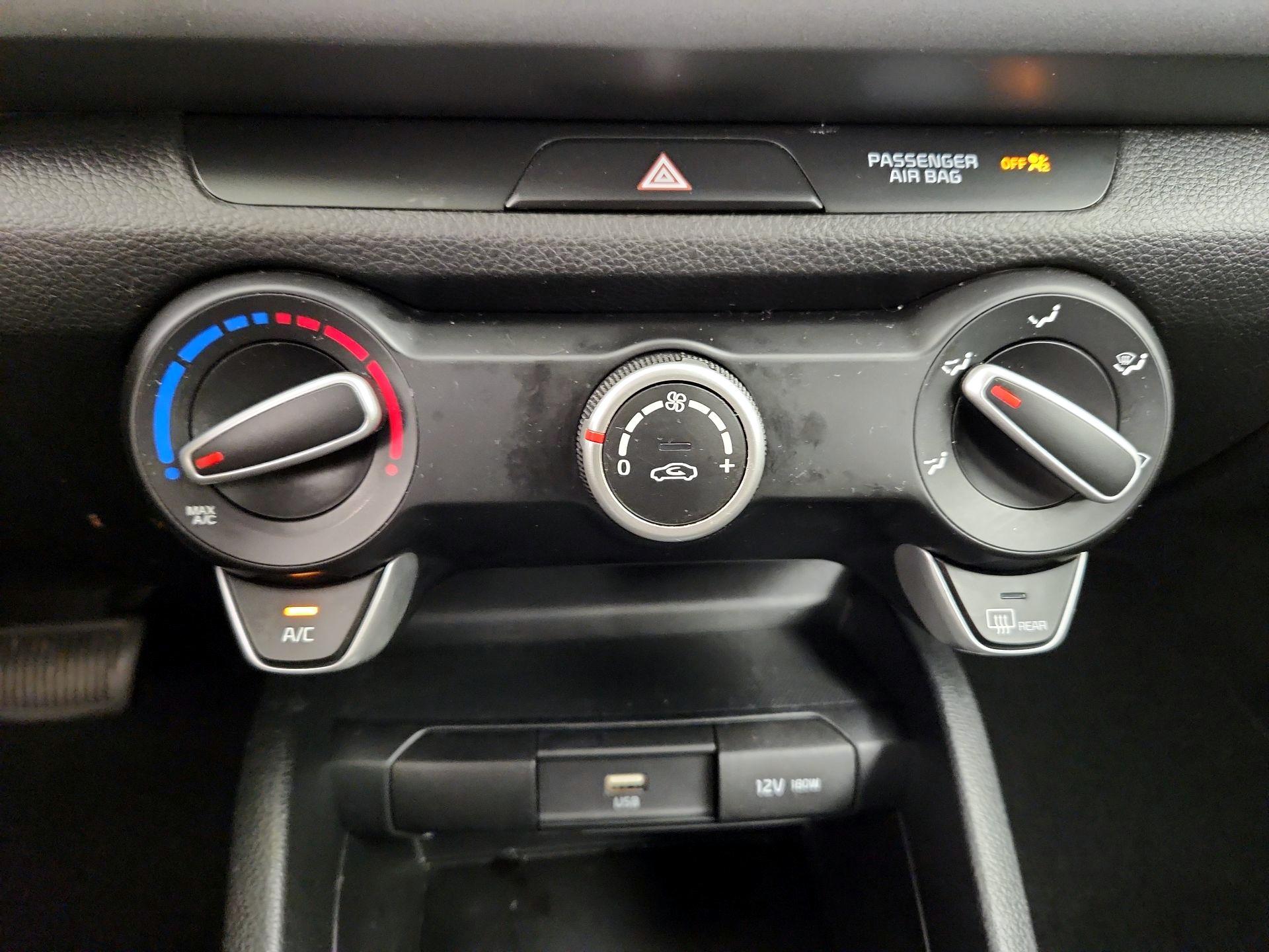 Thumbnail: 2023 Kia Rio - 16