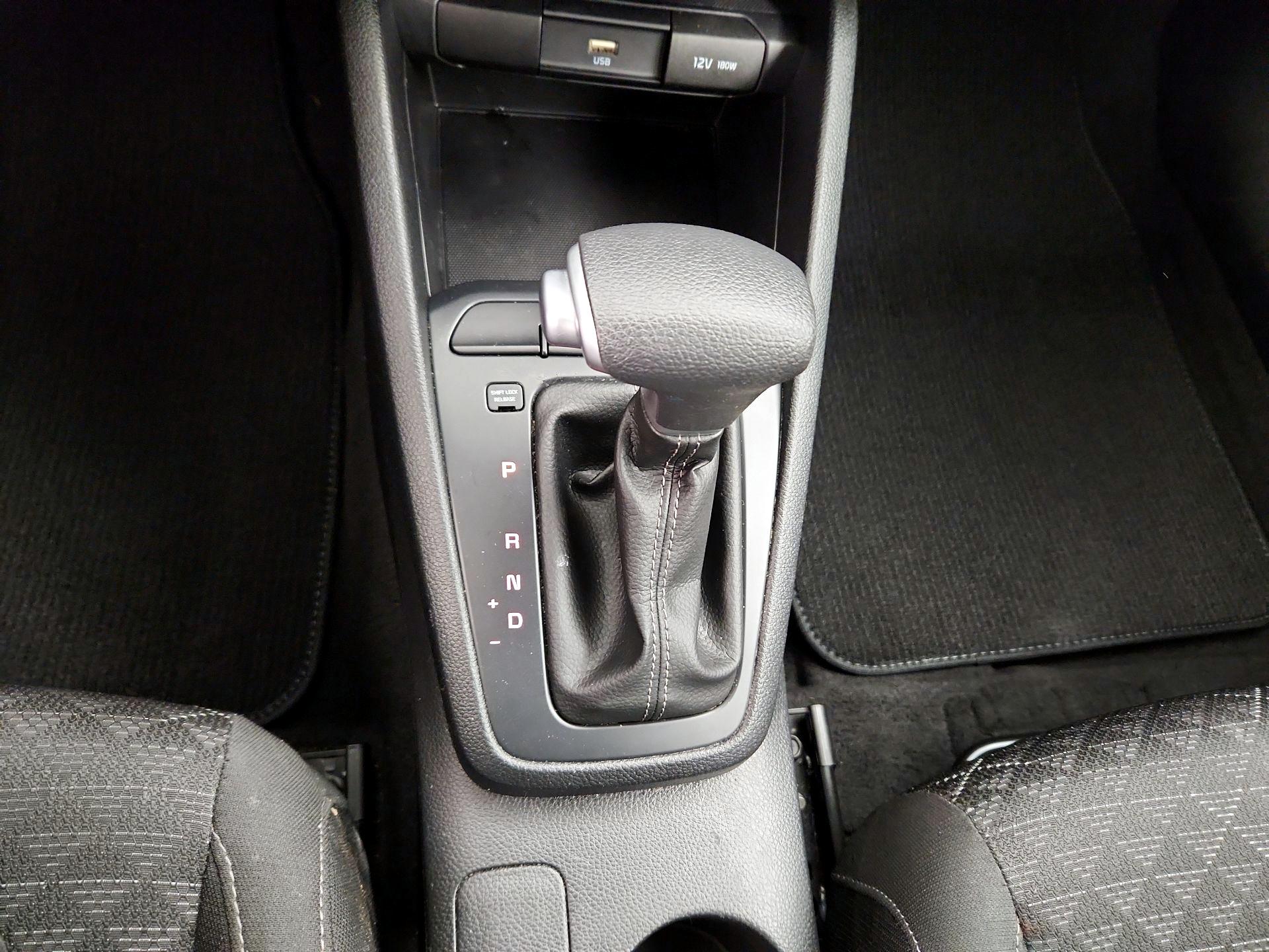 Thumbnail: 2023 Kia Rio - 17