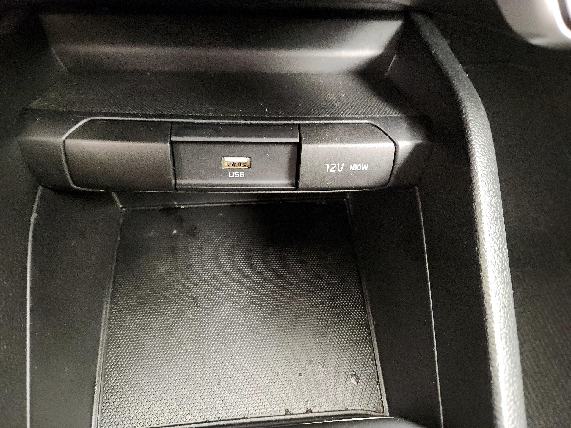 Thumbnail: 2023 Kia Rio - 18