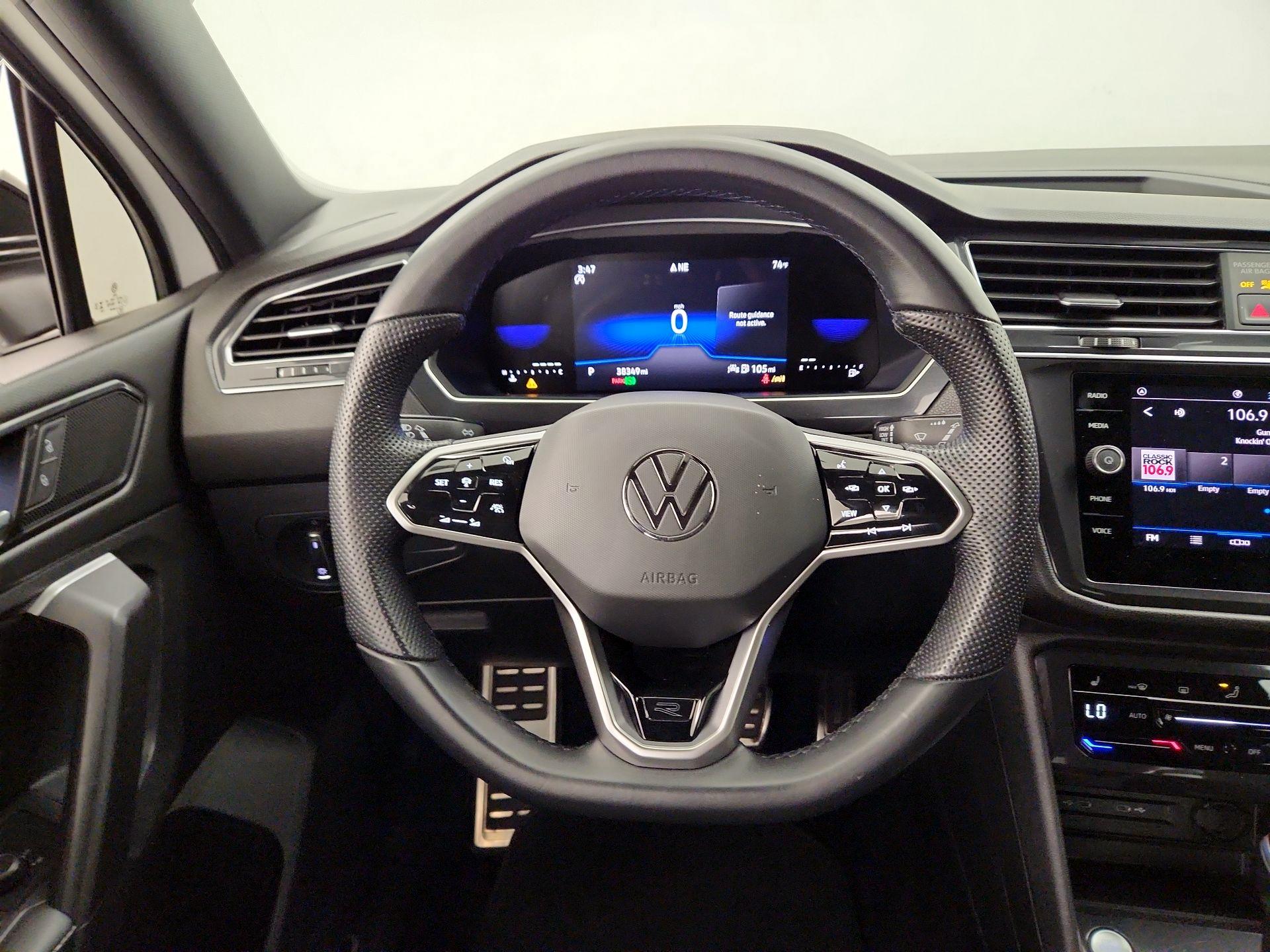 Thumbnail: 2023 Volkswagen Tiguan - 10