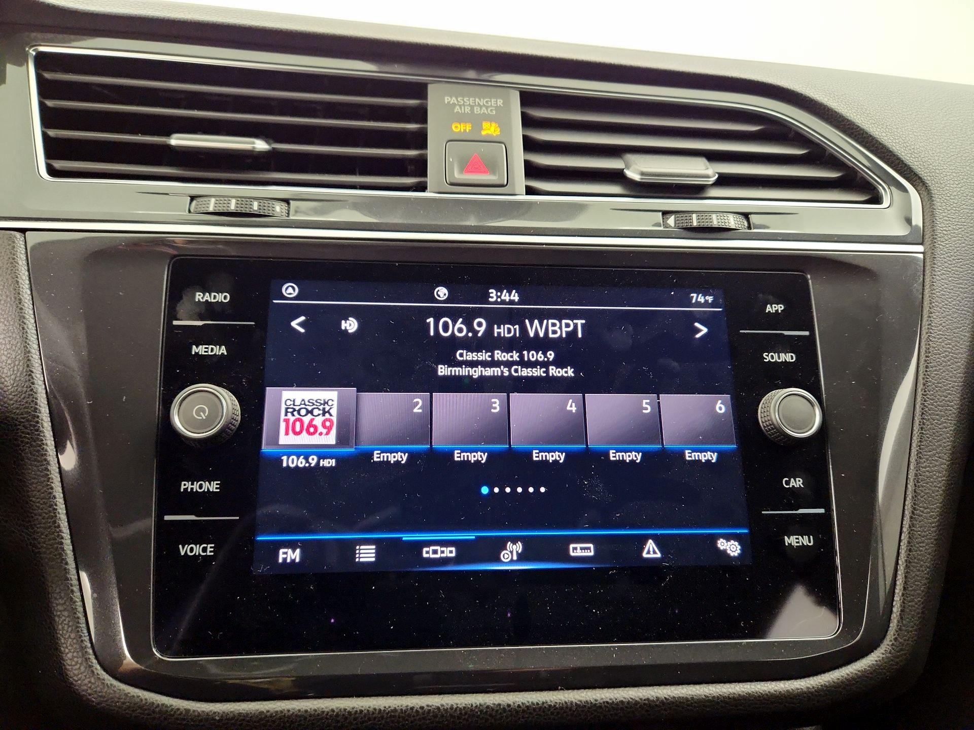 Thumbnail: 2023 Volkswagen Tiguan - 15