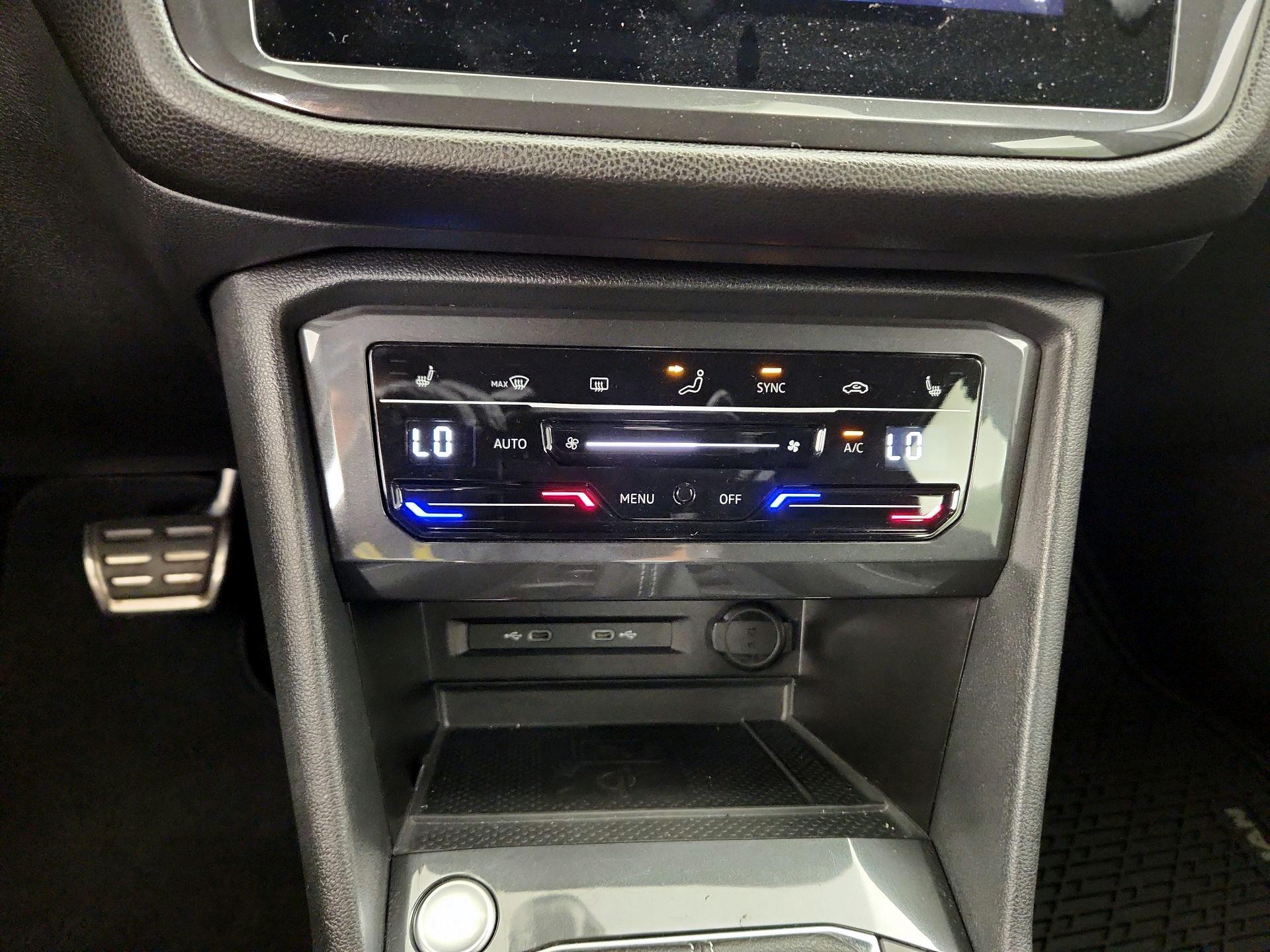 Thumbnail: 2023 Volkswagen Tiguan - 16