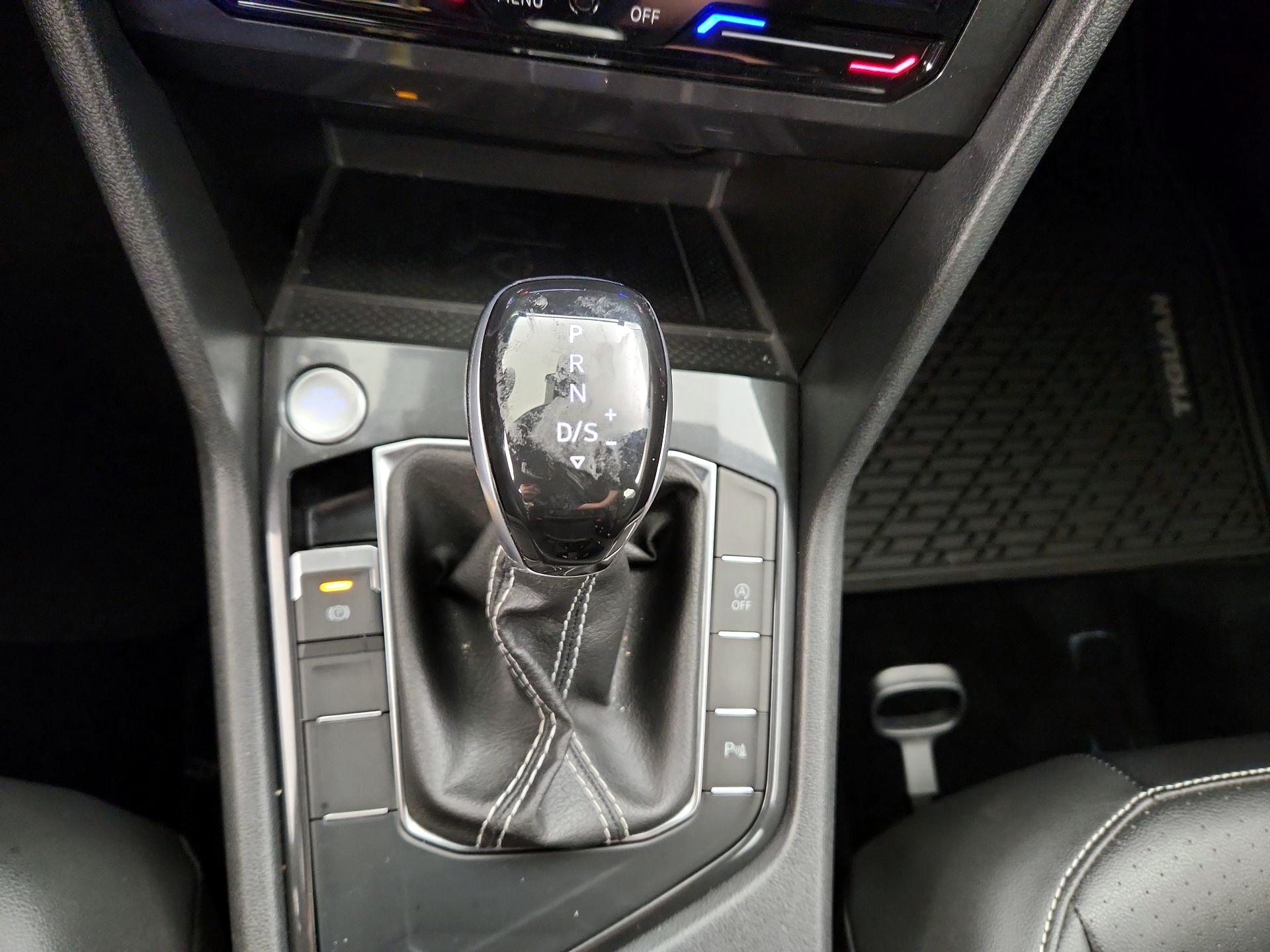 Thumbnail: 2023 Volkswagen Tiguan - 17