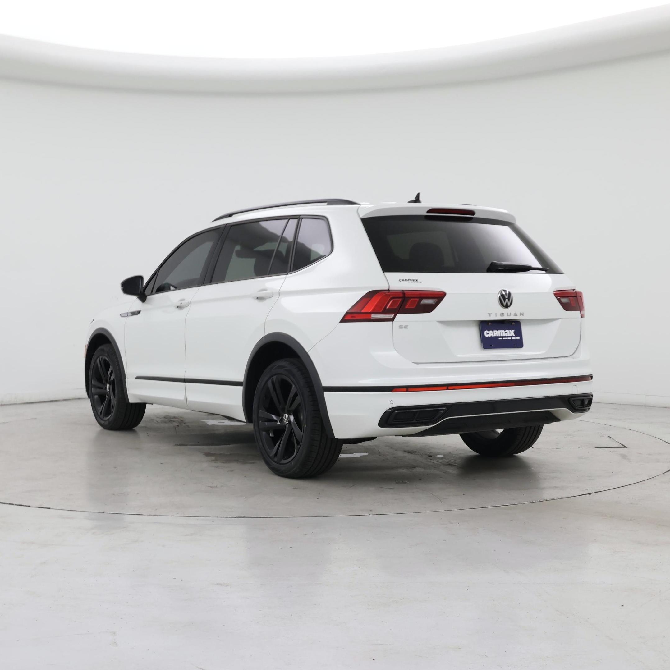 Thumbnail: 2023 Volkswagen Tiguan - 2
