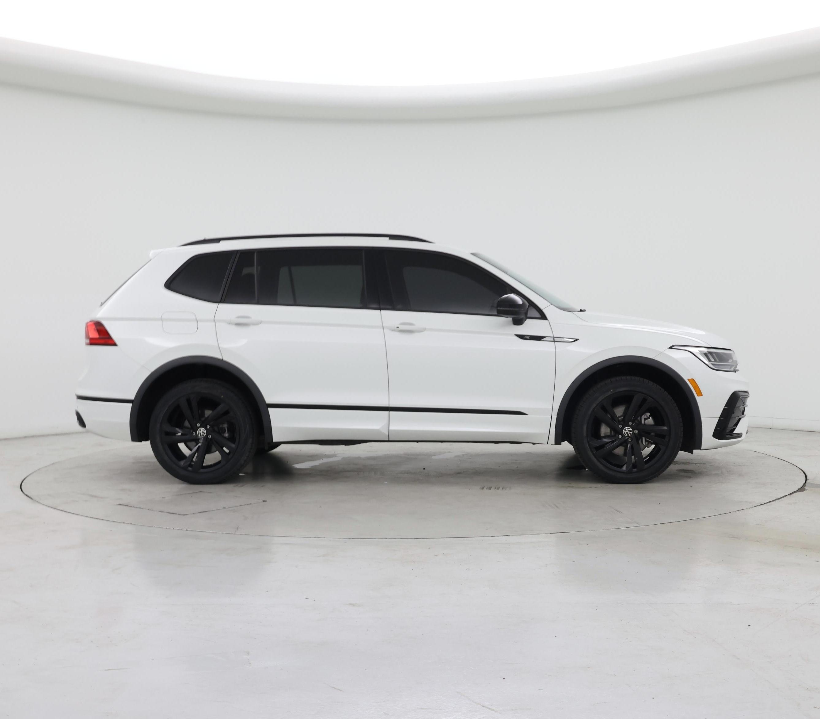 Thumbnail: 2023 Volkswagen Tiguan - 7