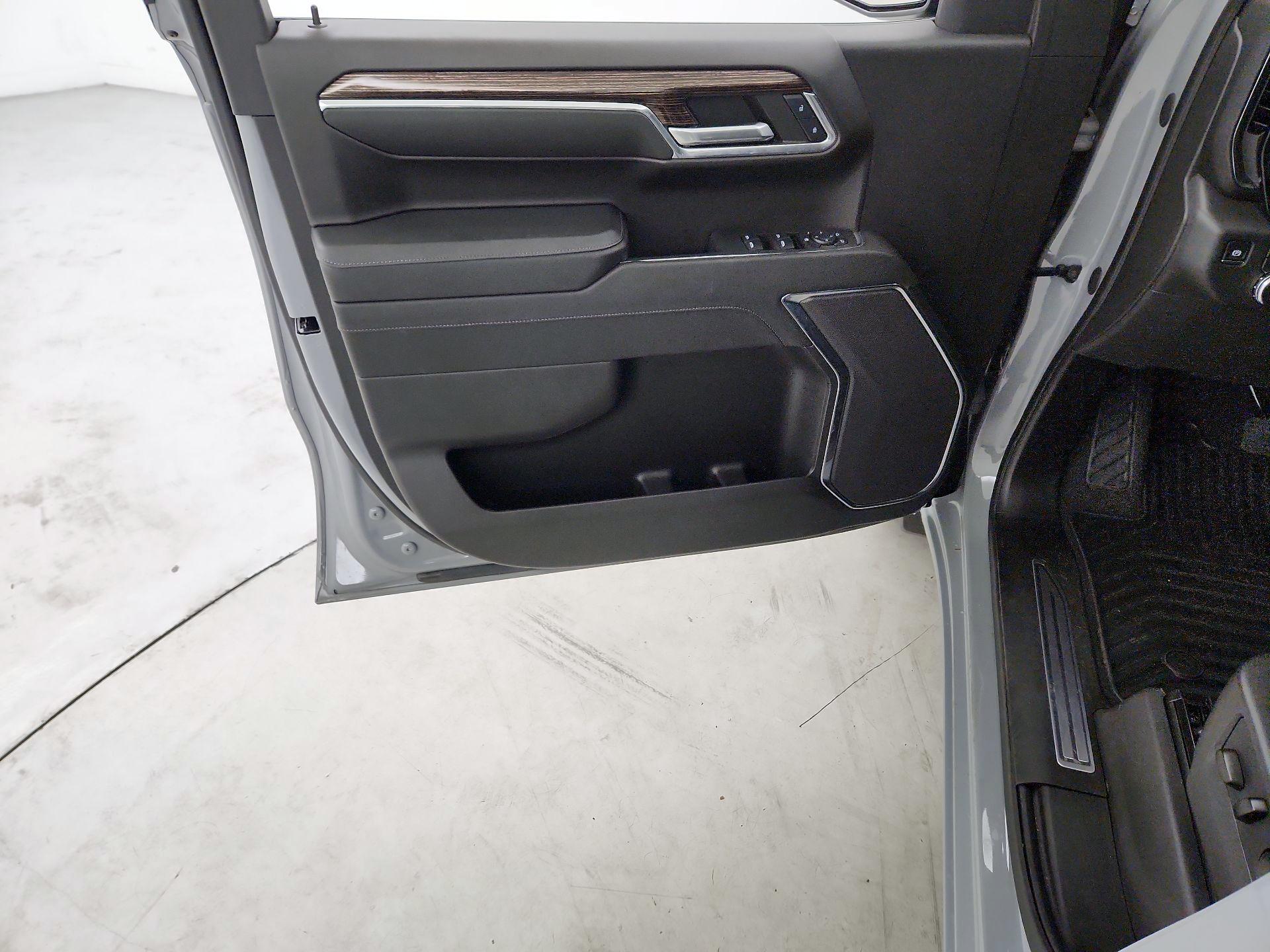 Thumbnail: 2024 GMC Sierra 1500 - 12