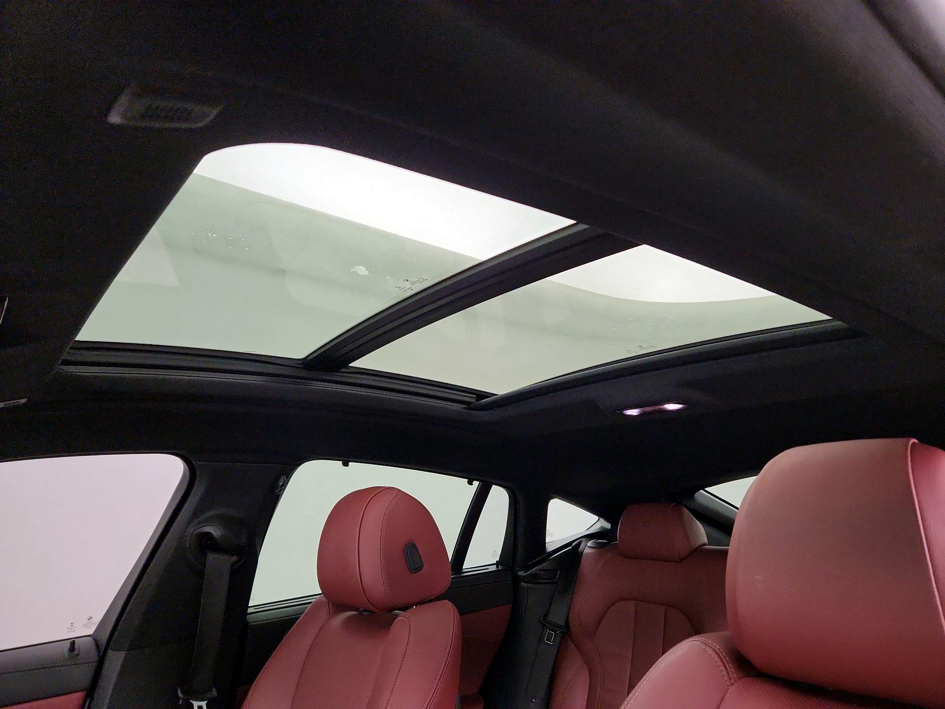 Thumbnail: 2021 BMW X6 - 20