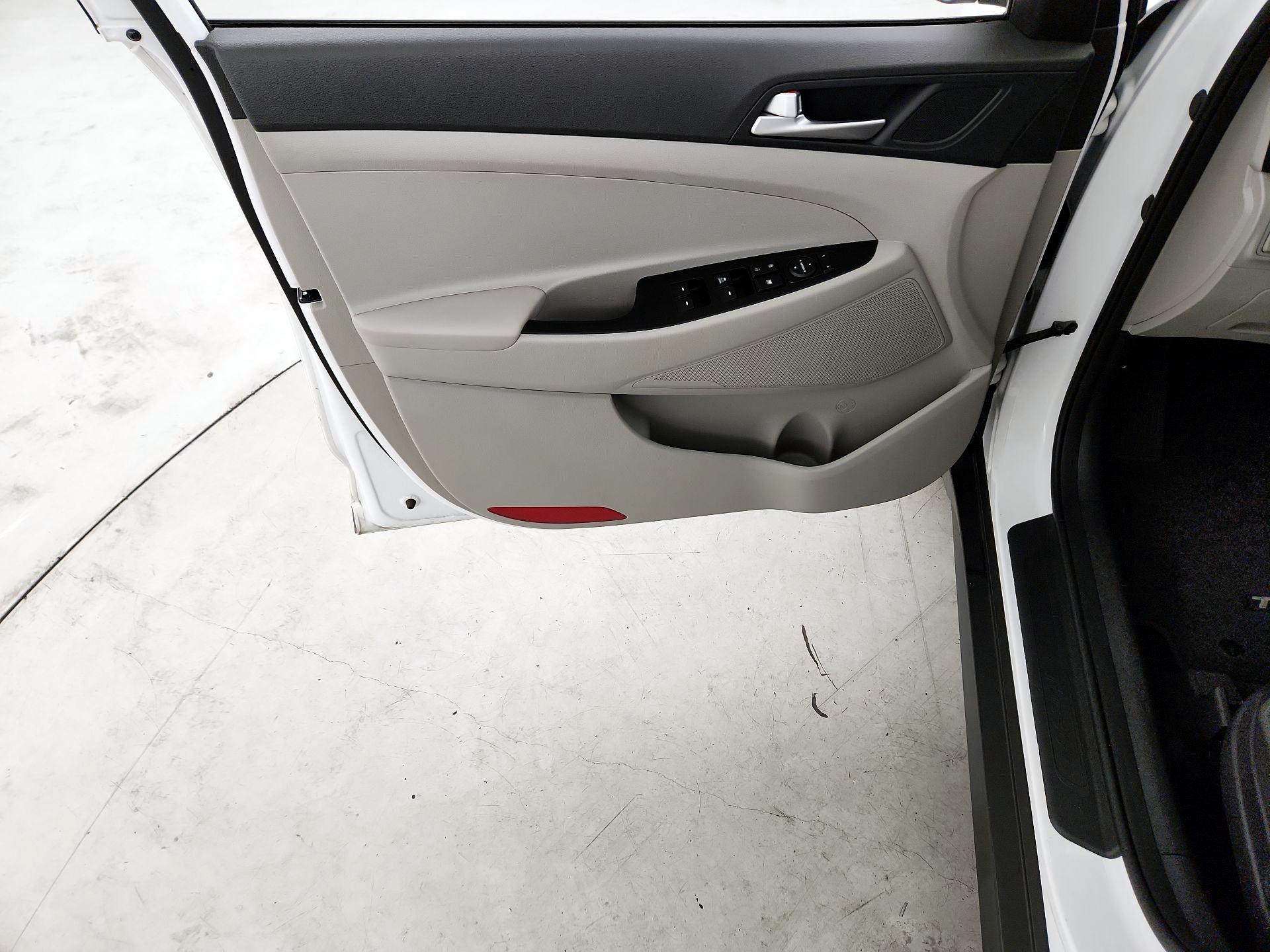 Thumbnail: 2019 Hyundai Tucson - 12