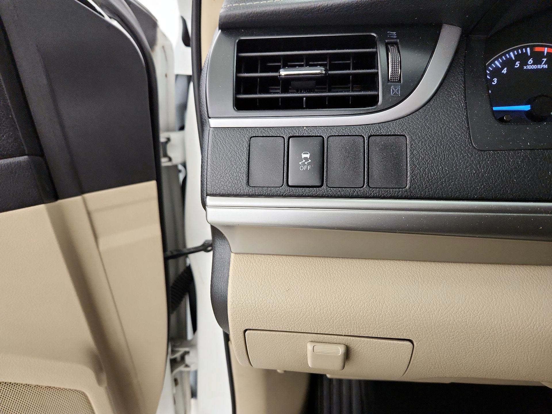 Thumbnail: 2014 Toyota Camry - 13