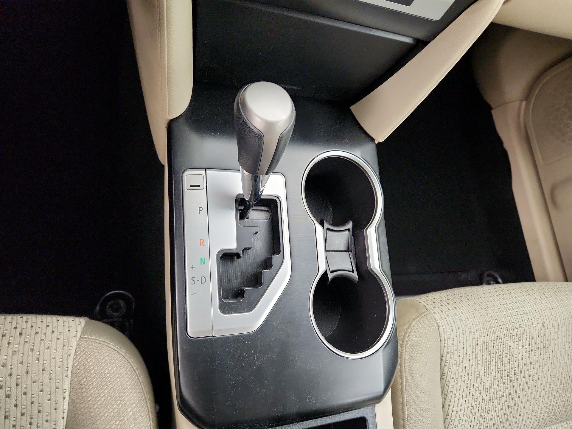 Thumbnail: 2014 Toyota Camry - 17