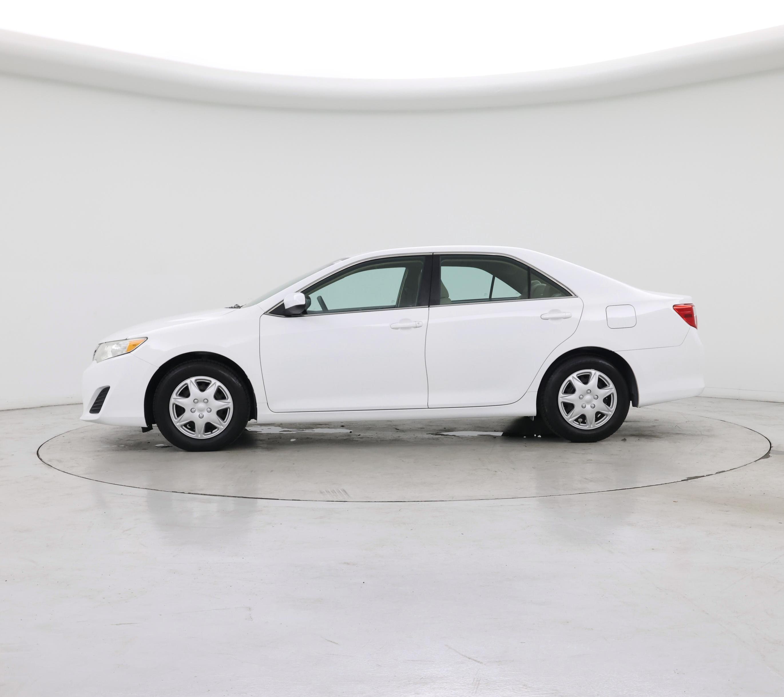 Thumbnail: 2014 Toyota Camry - 3