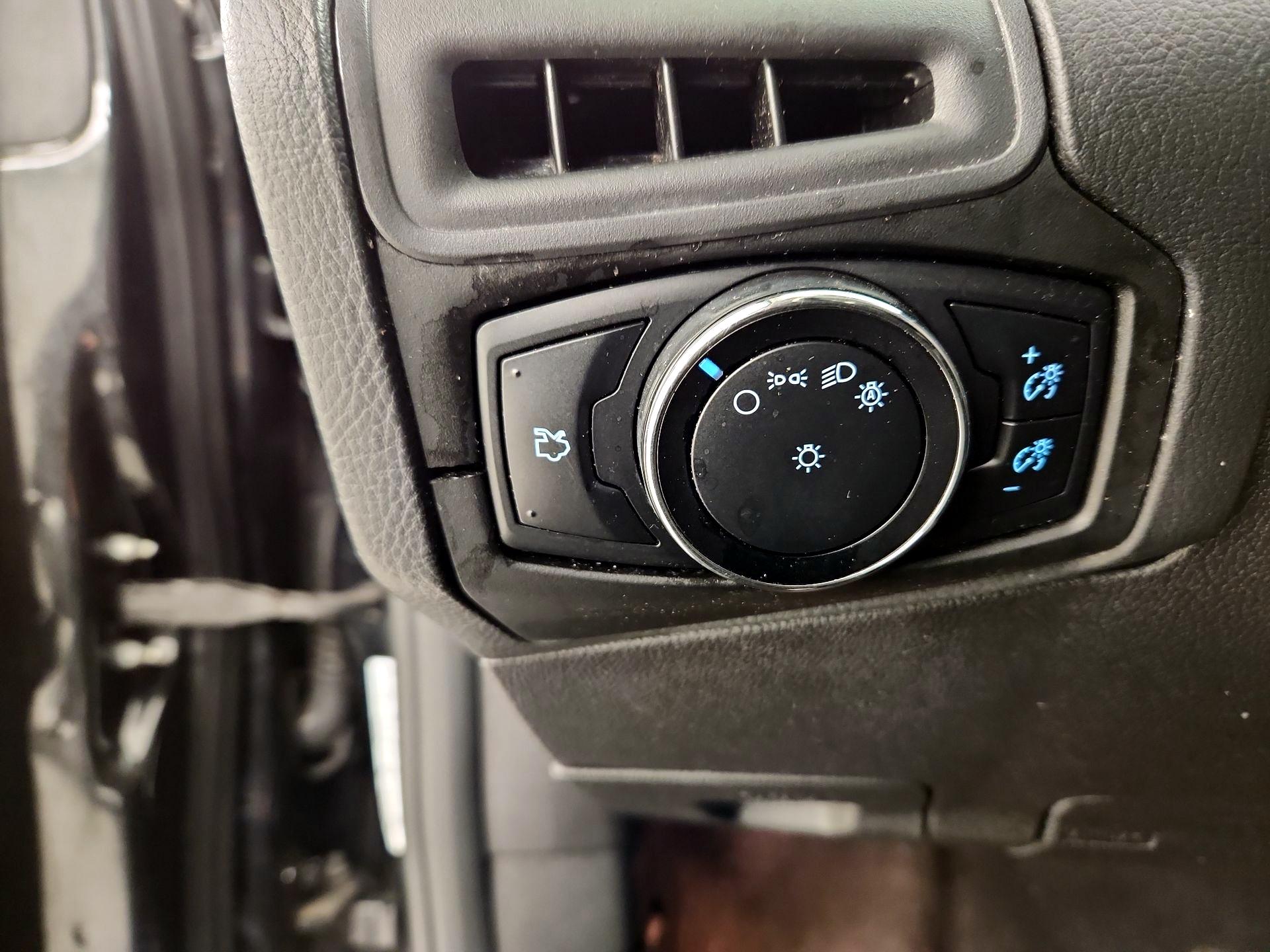 Thumbnail: 2014 Ford Focus - 13