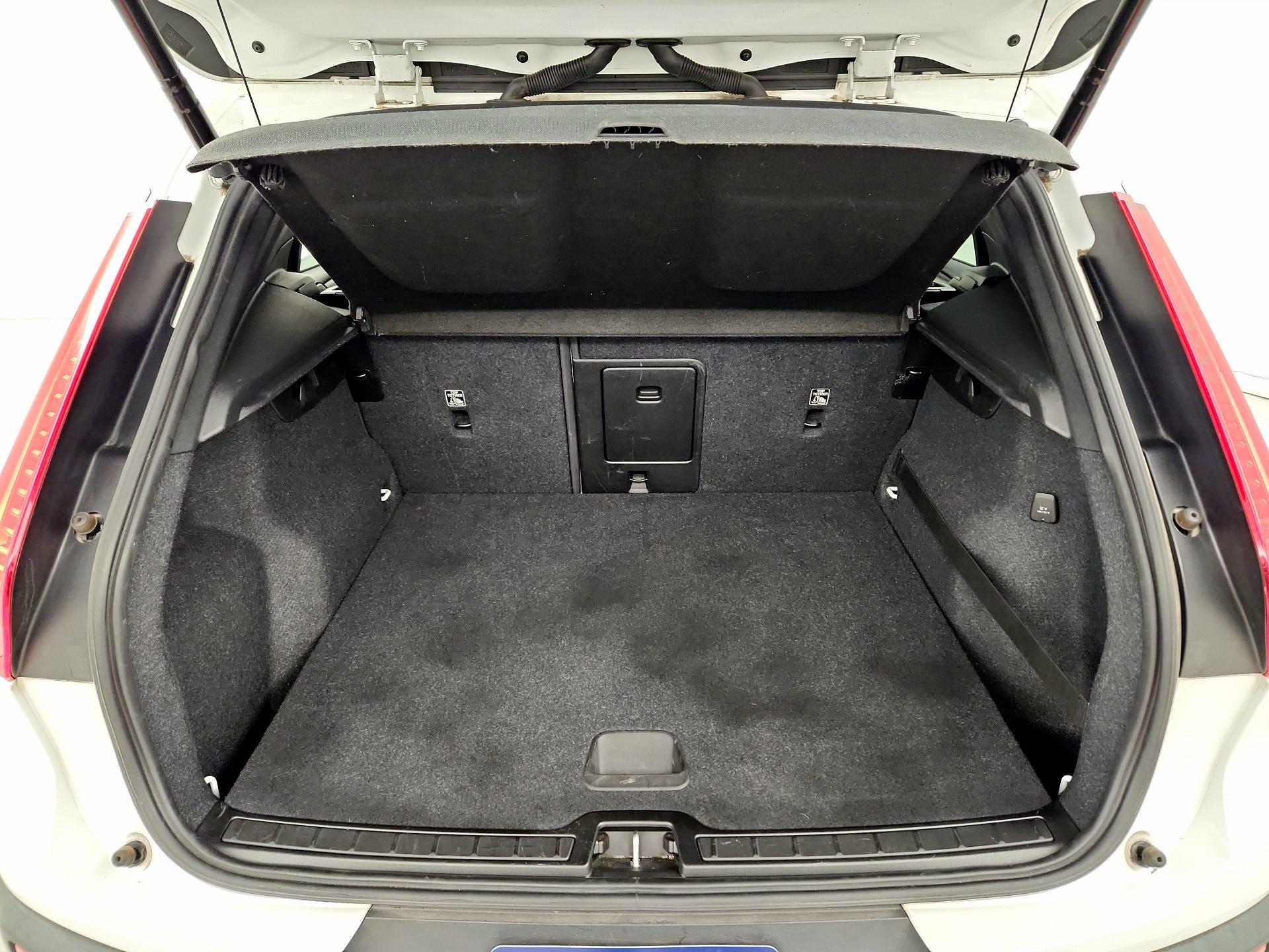 Thumbnail: 2020 Volvo XC40 - 20