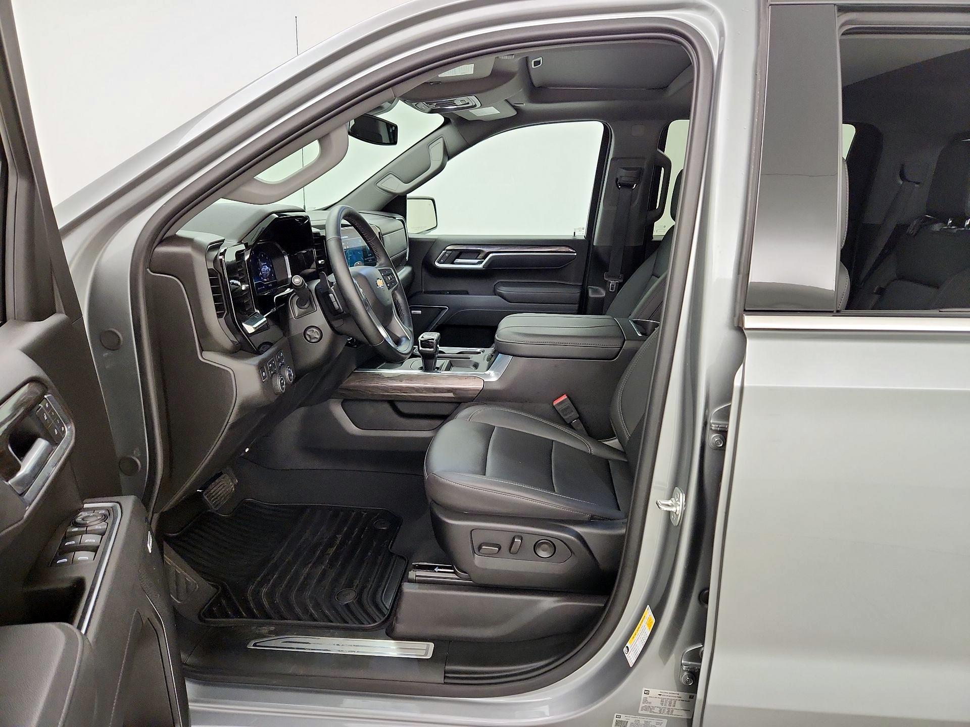 Thumbnail: 2025 Chevrolet Silverado 1500 - 11