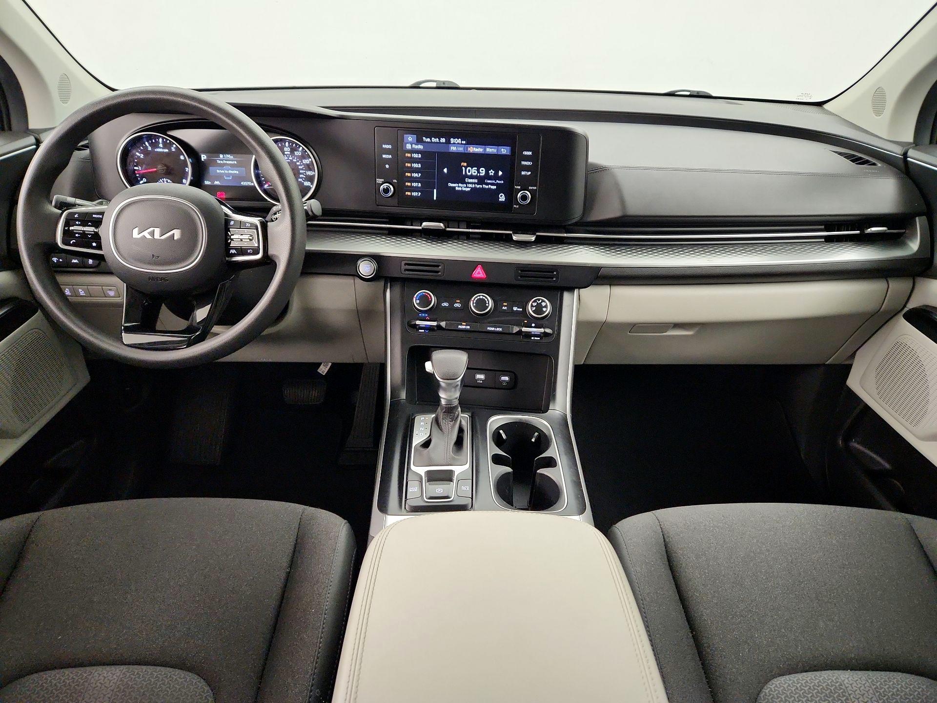 Thumbnail: 2022 Kia Carnival - 9