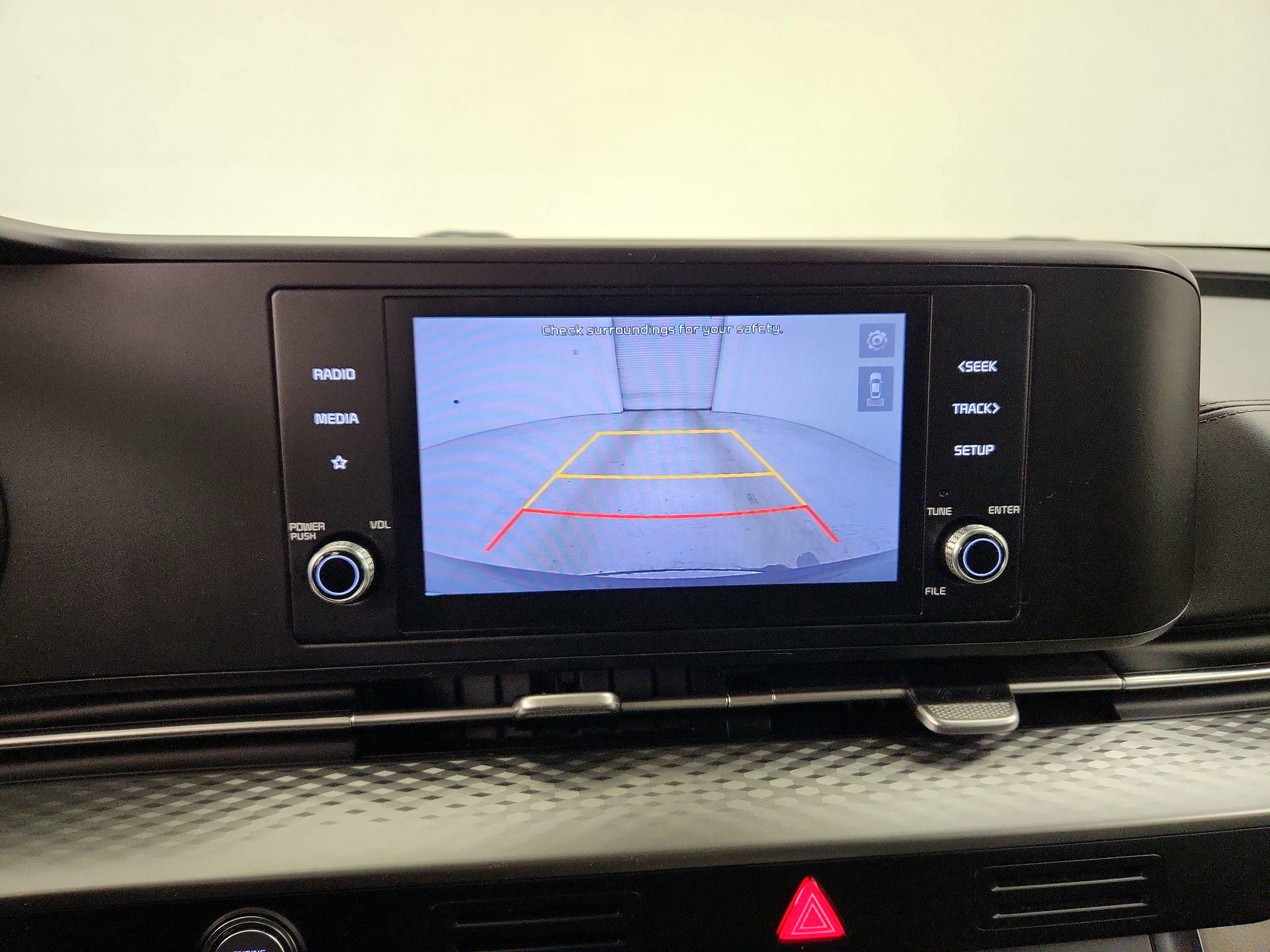 Thumbnail: 2022 Kia Carnival - 14