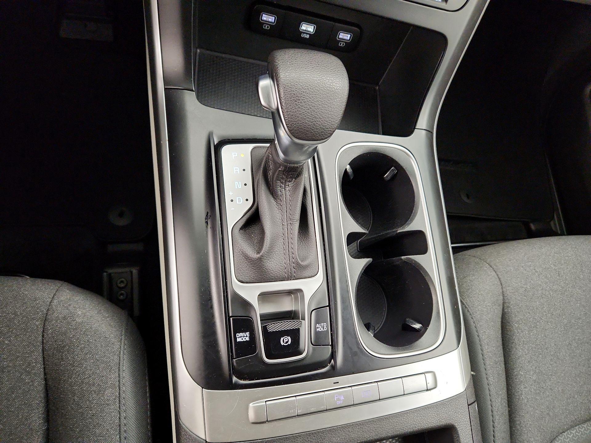 Thumbnail: 2022 Kia Carnival - 17