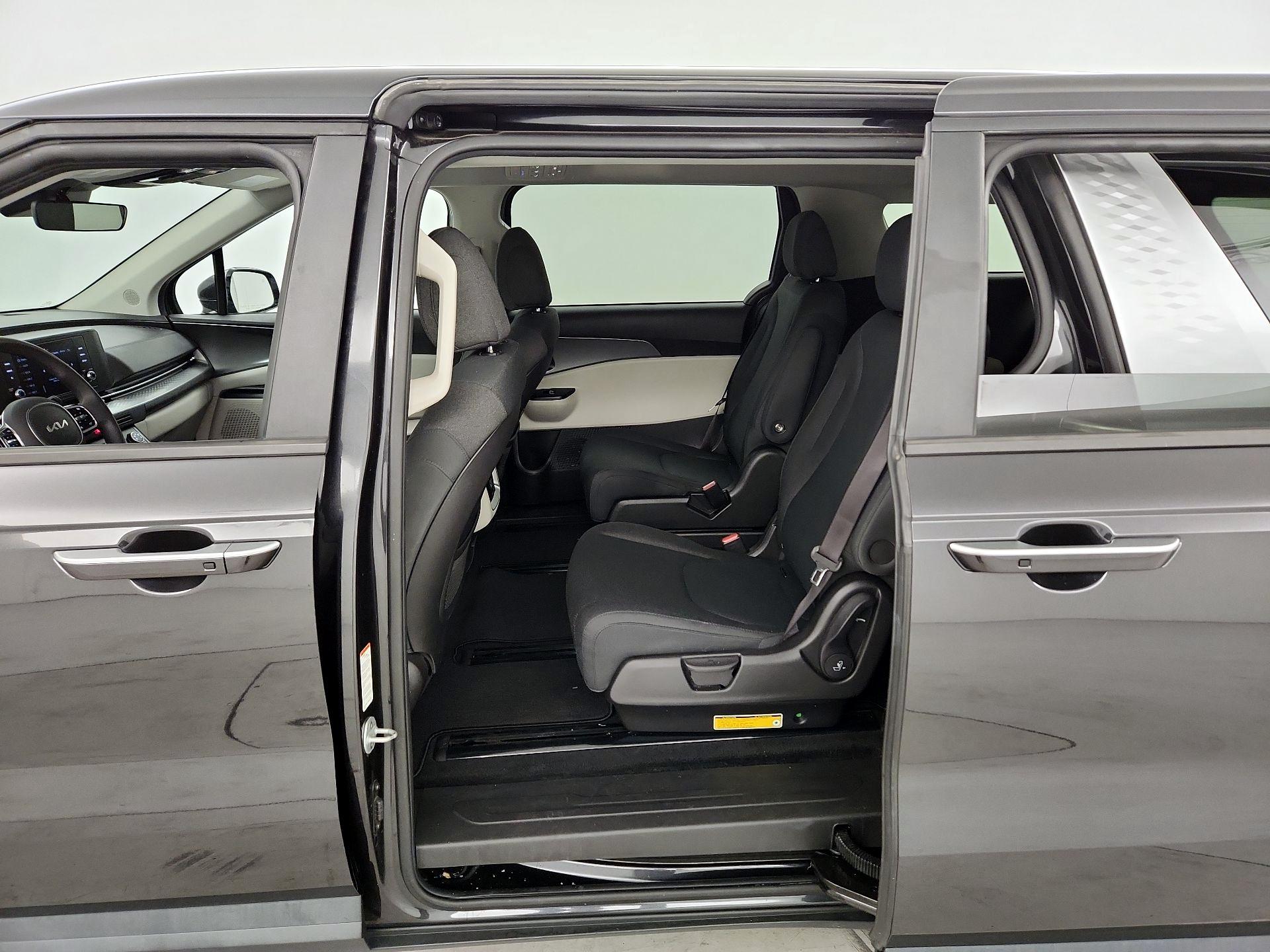 Thumbnail: 2022 Kia Carnival - 19