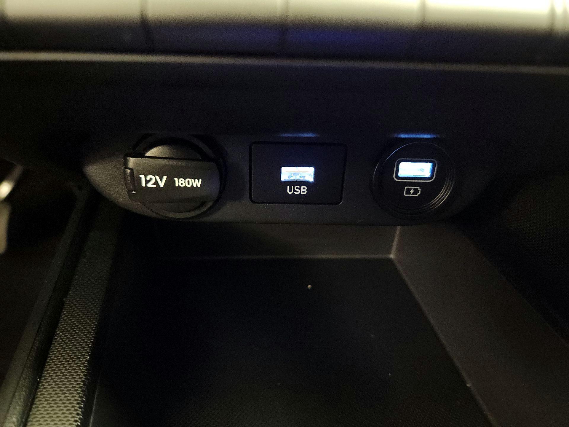 Thumbnail: 2023 Hyundai Elantra - 18