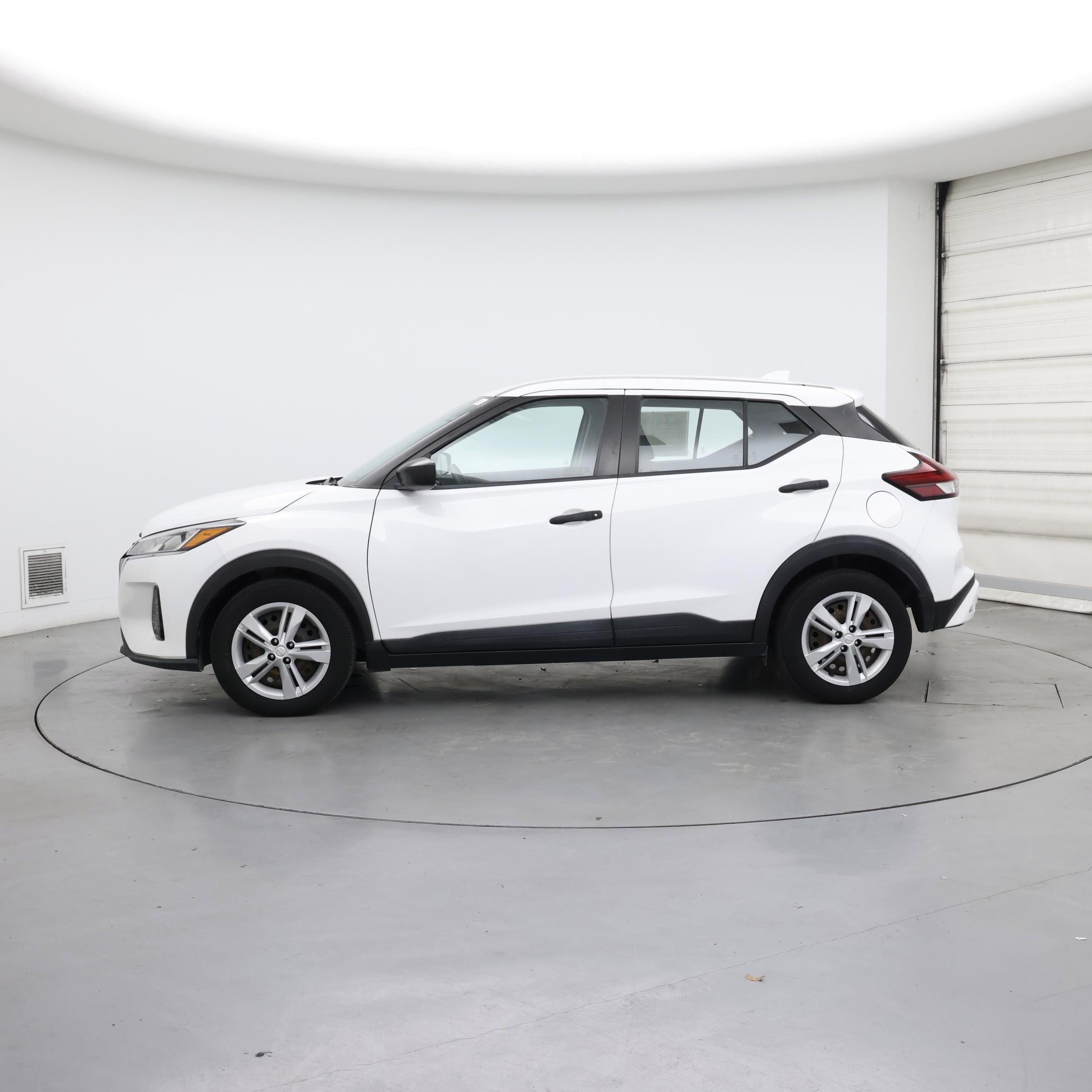 Thumbnail: 2022 Nissan Kicks - 3