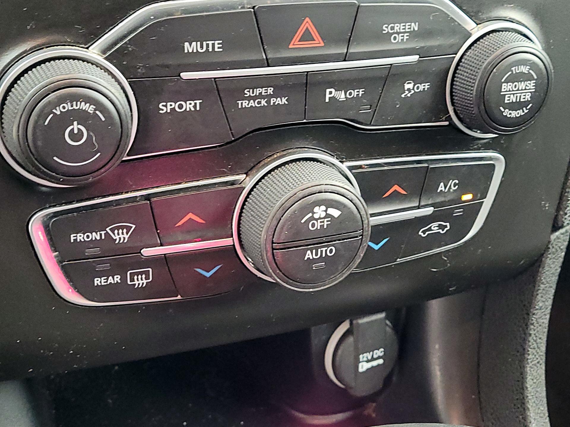 Thumbnail: 2021 Dodge Charger - 16