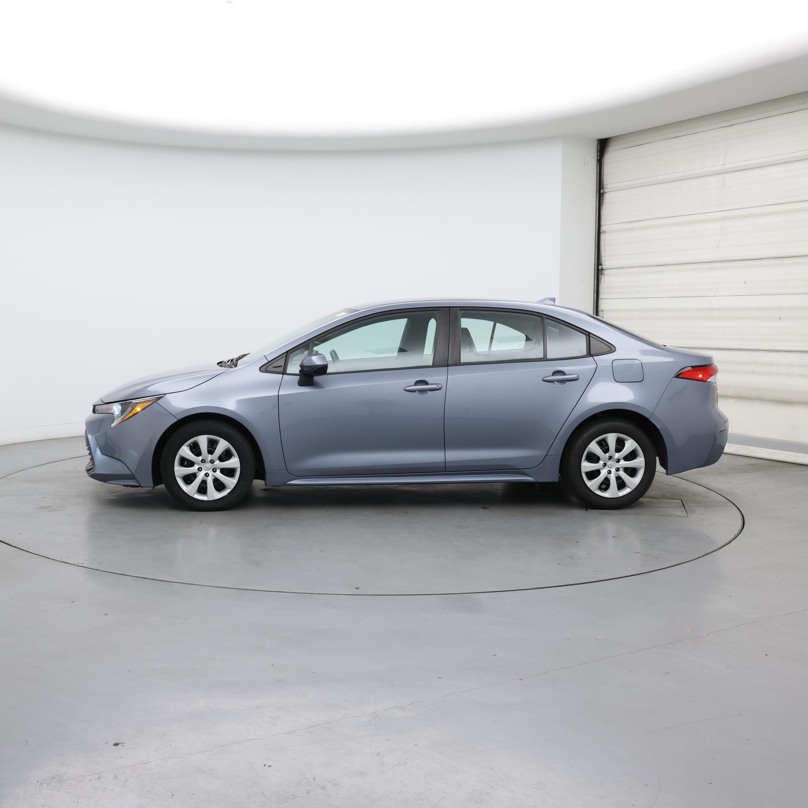 Thumbnail: 2023 Toyota Corolla - 3