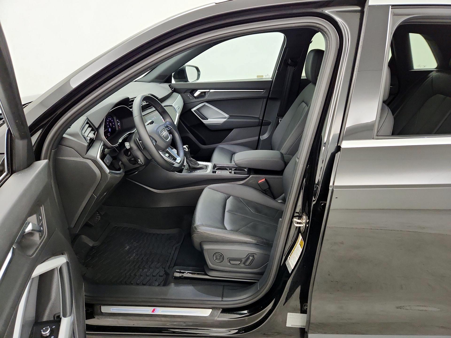 Thumbnail: 2021 Audi Q3 - 11