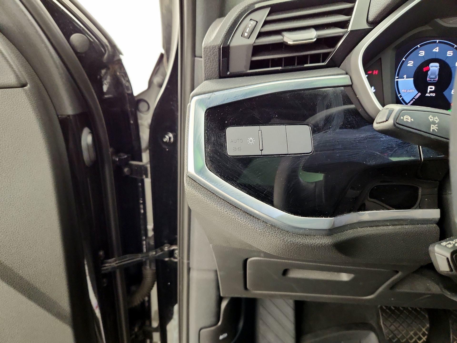 Thumbnail: 2021 Audi Q3 - 13