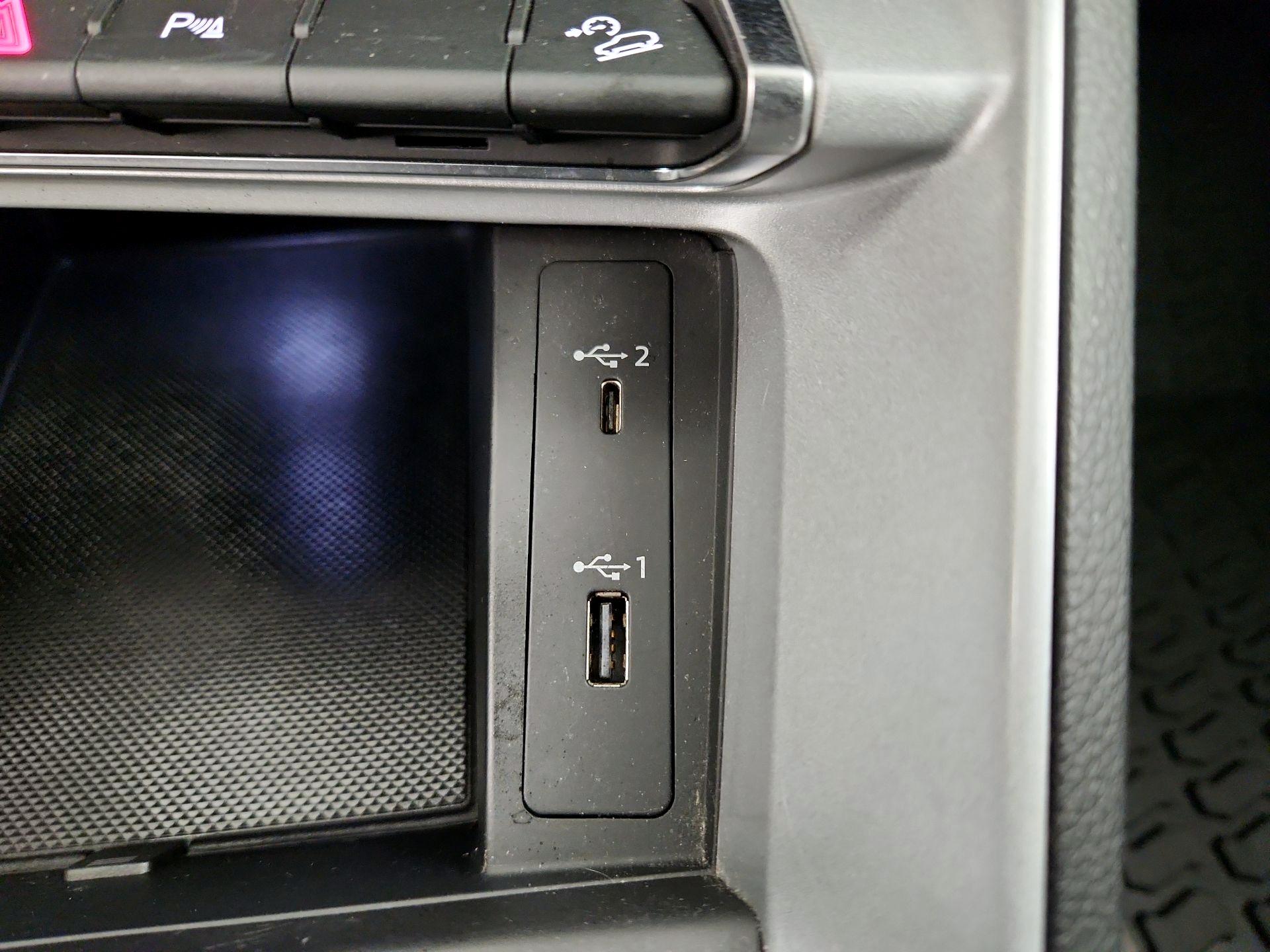 Thumbnail: 2021 Audi Q3 - 18