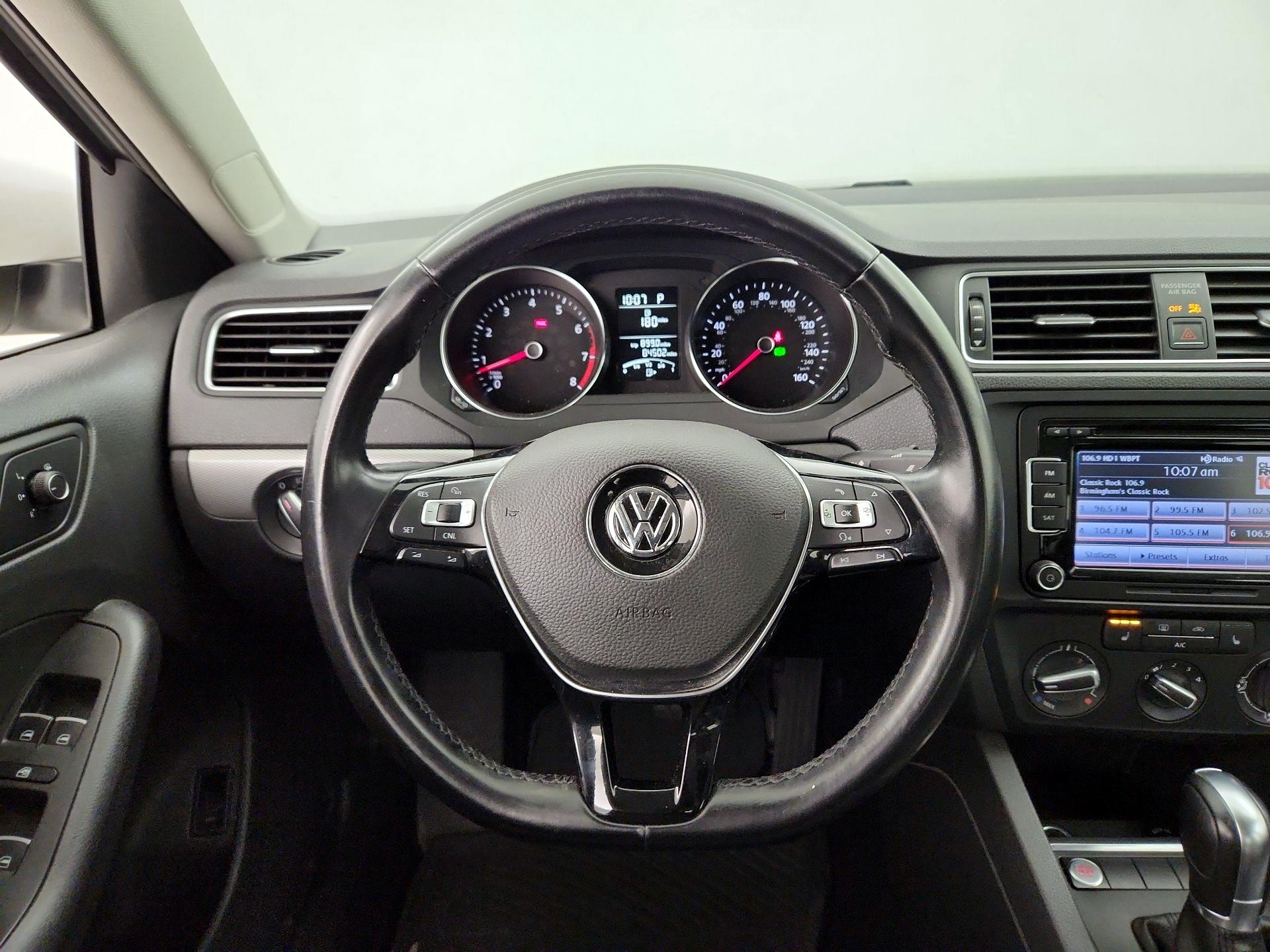 Thumbnail: 2015 Volkswagen Jetta - 10