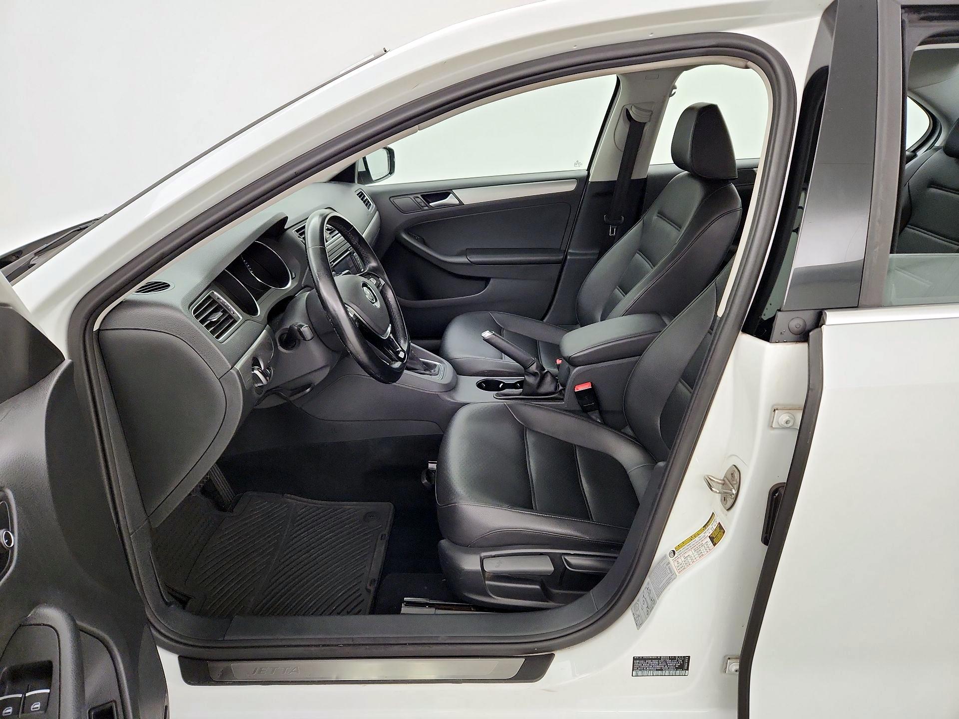 Thumbnail: 2015 Volkswagen Jetta - 11