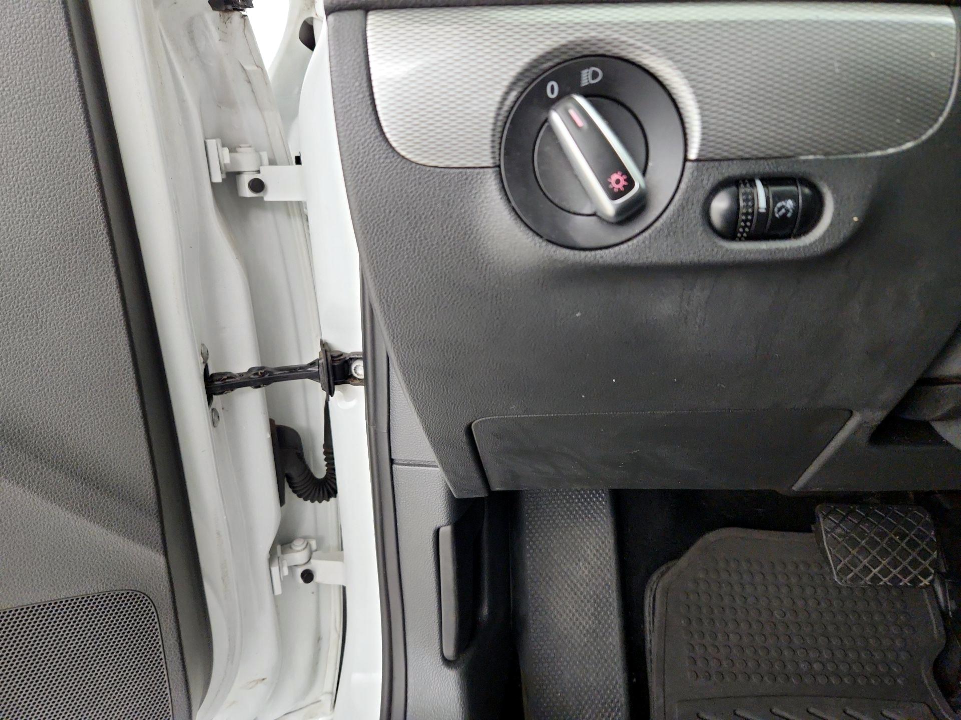 Thumbnail: 2015 Volkswagen Jetta - 13