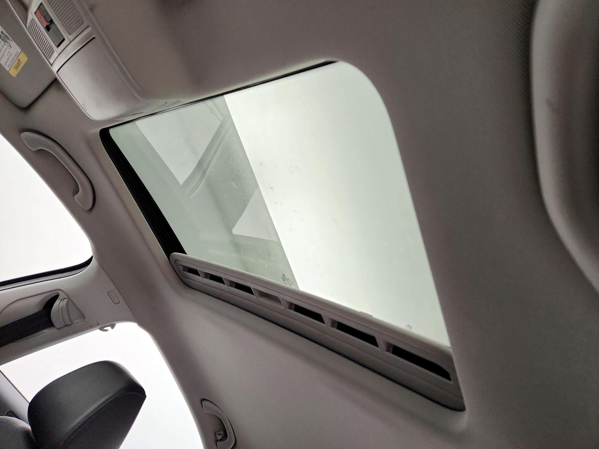 Thumbnail: 2015 Volkswagen Jetta - 19