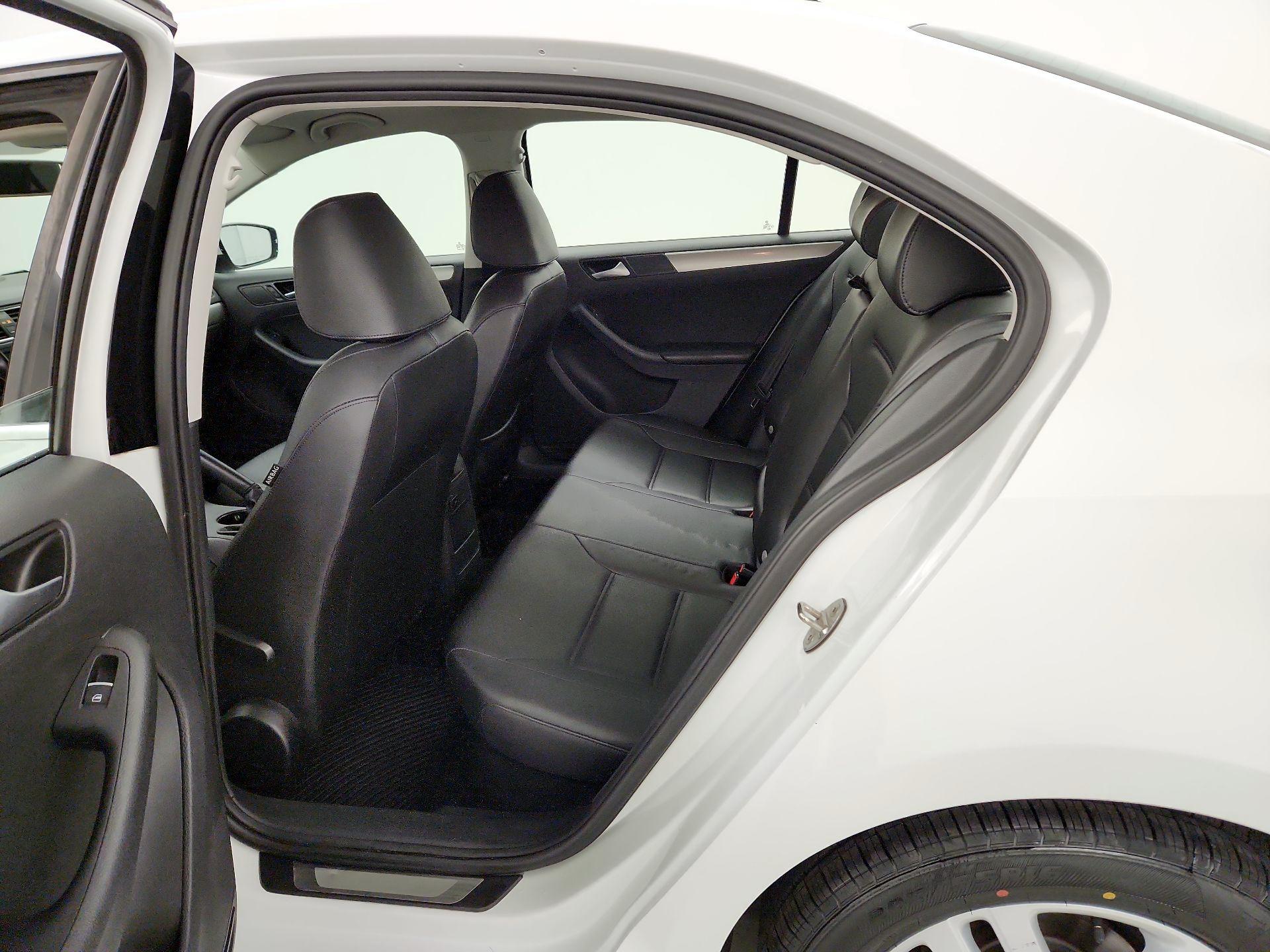 Thumbnail: 2015 Volkswagen Jetta - 20