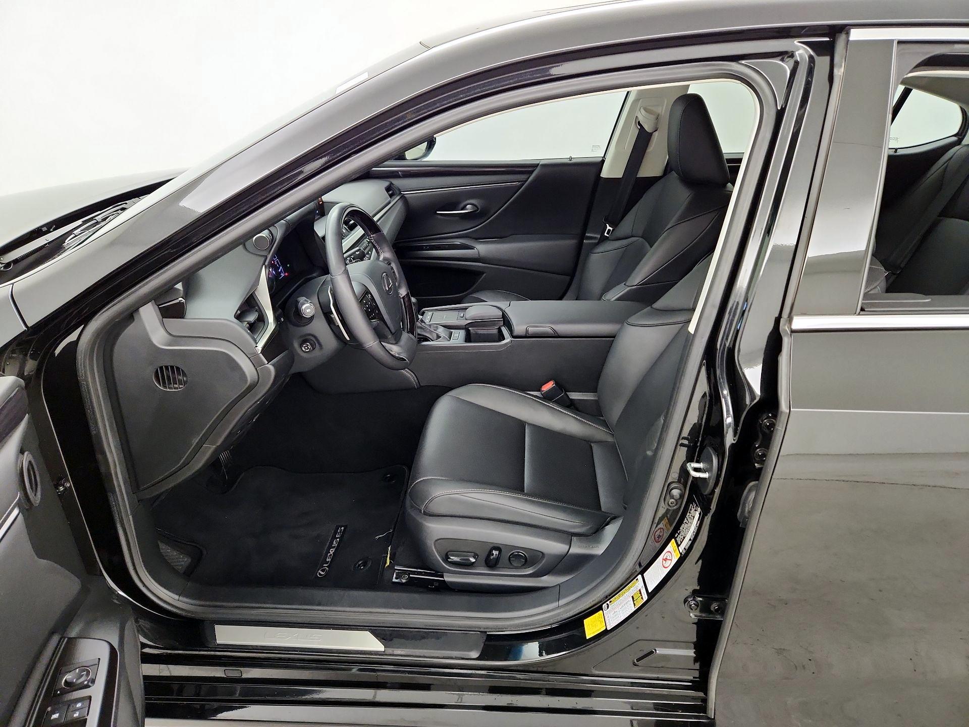 Thumbnail: 2019 Lexus ES - 11