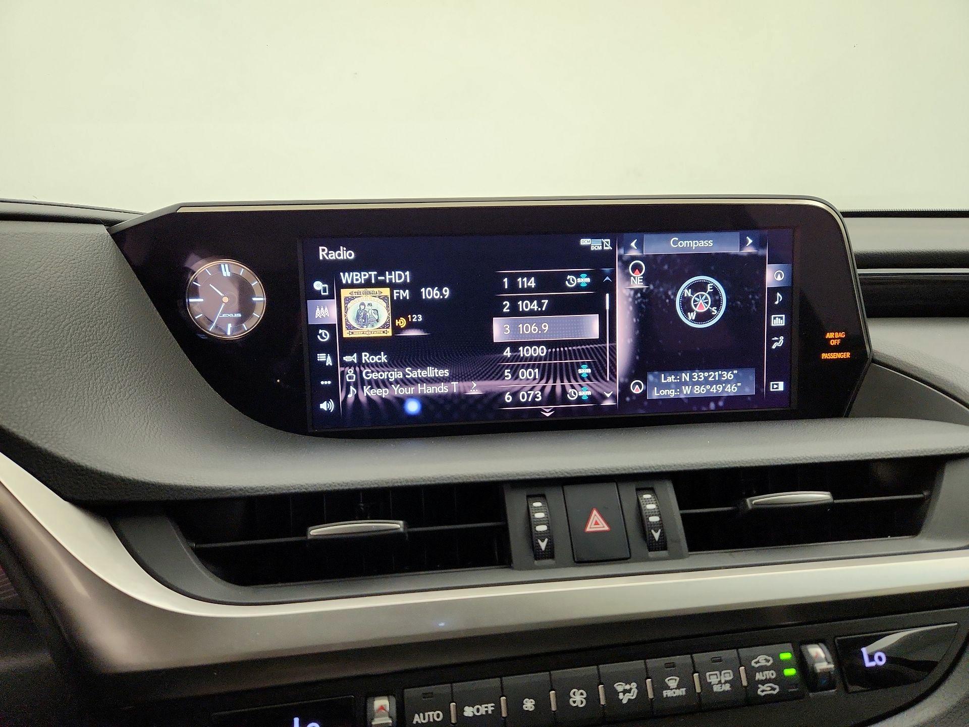 Thumbnail: 2019 Lexus ES - 16