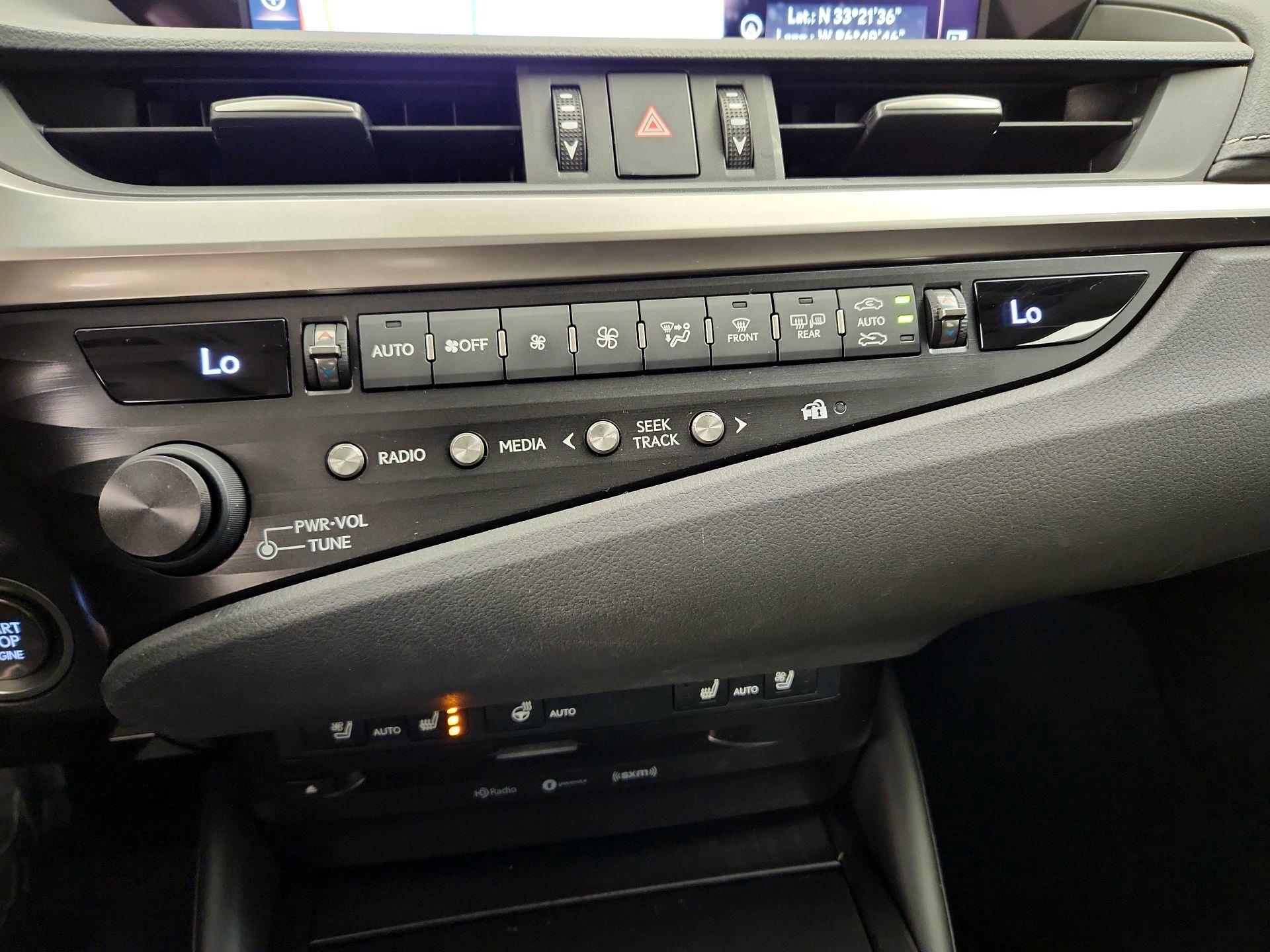 Thumbnail: 2019 Lexus ES - 17