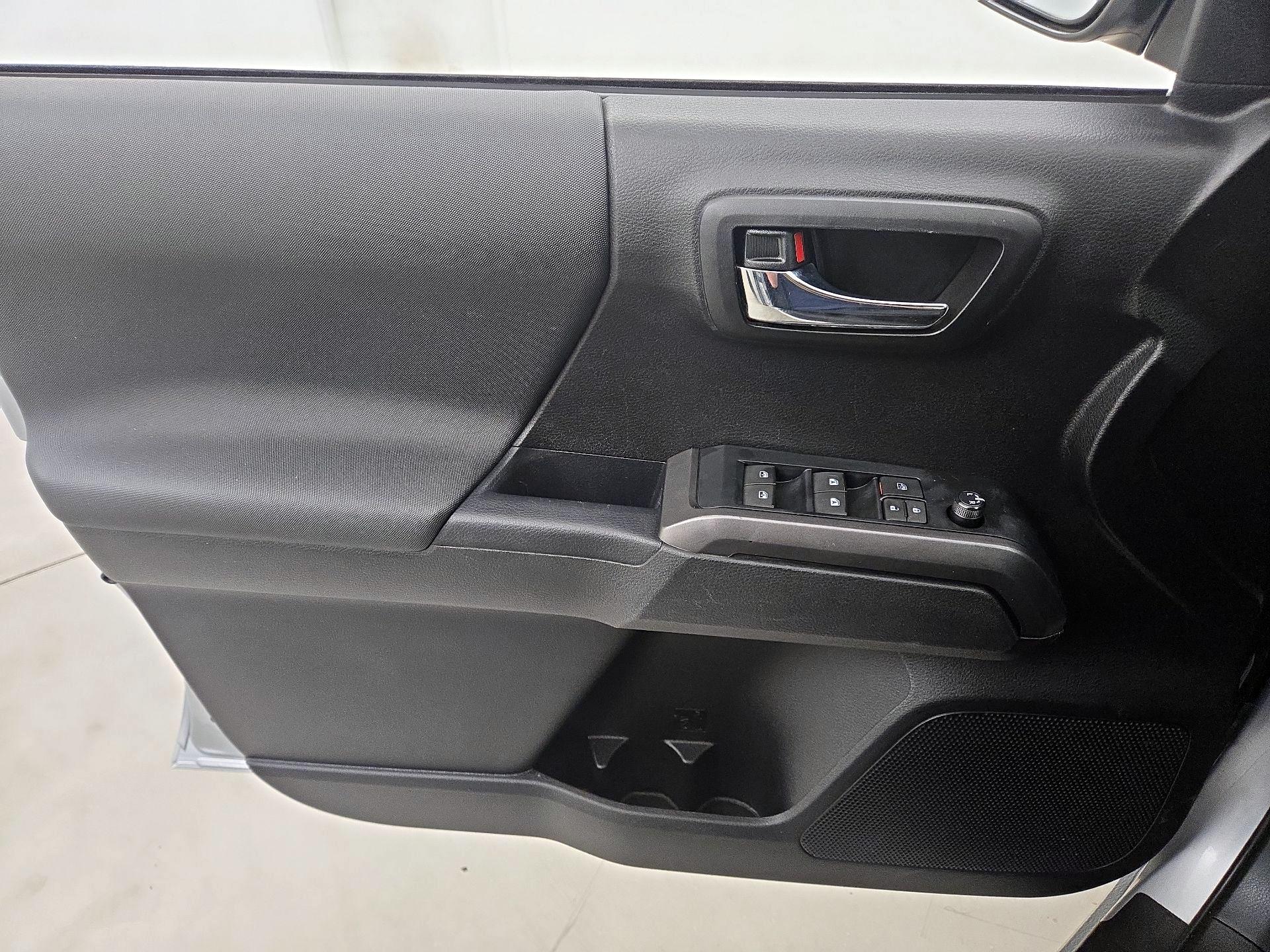 Thumbnail: 2023 Toyota Tacoma - 12