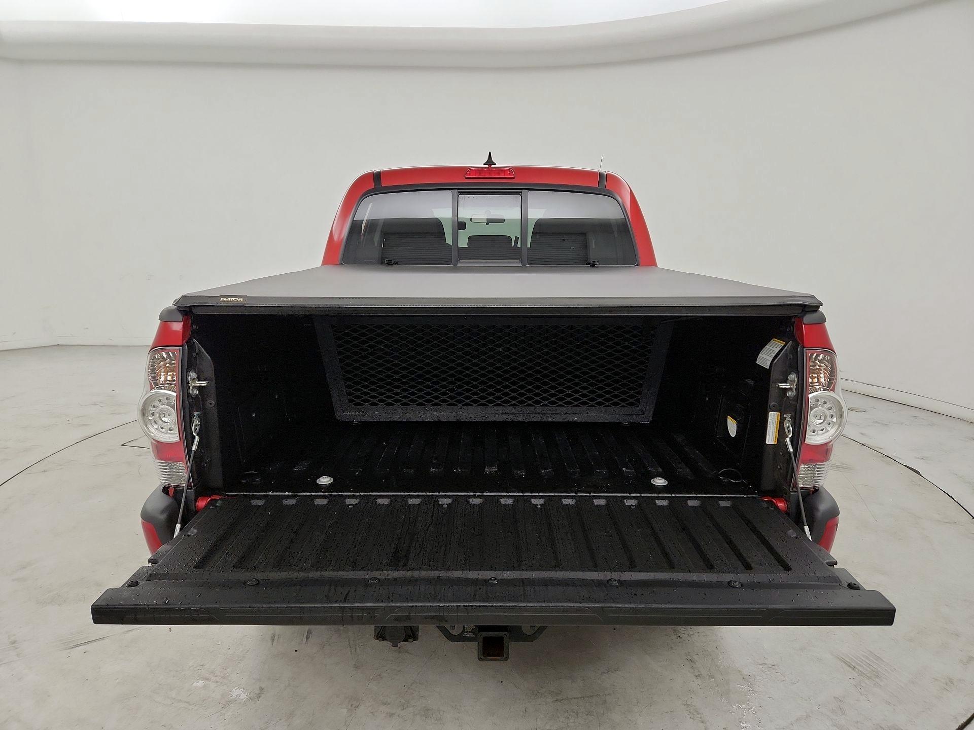 Thumbnail: 2015 Toyota Tacoma - 20