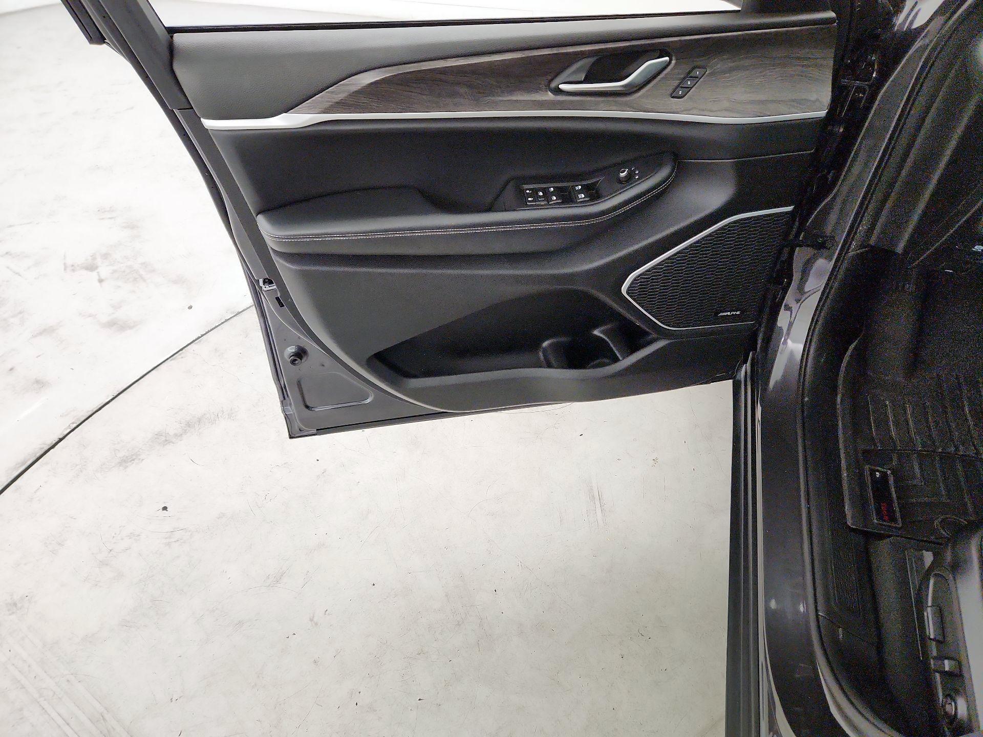 Thumbnail: 2022 Jeep Grand Cherokee L - 12