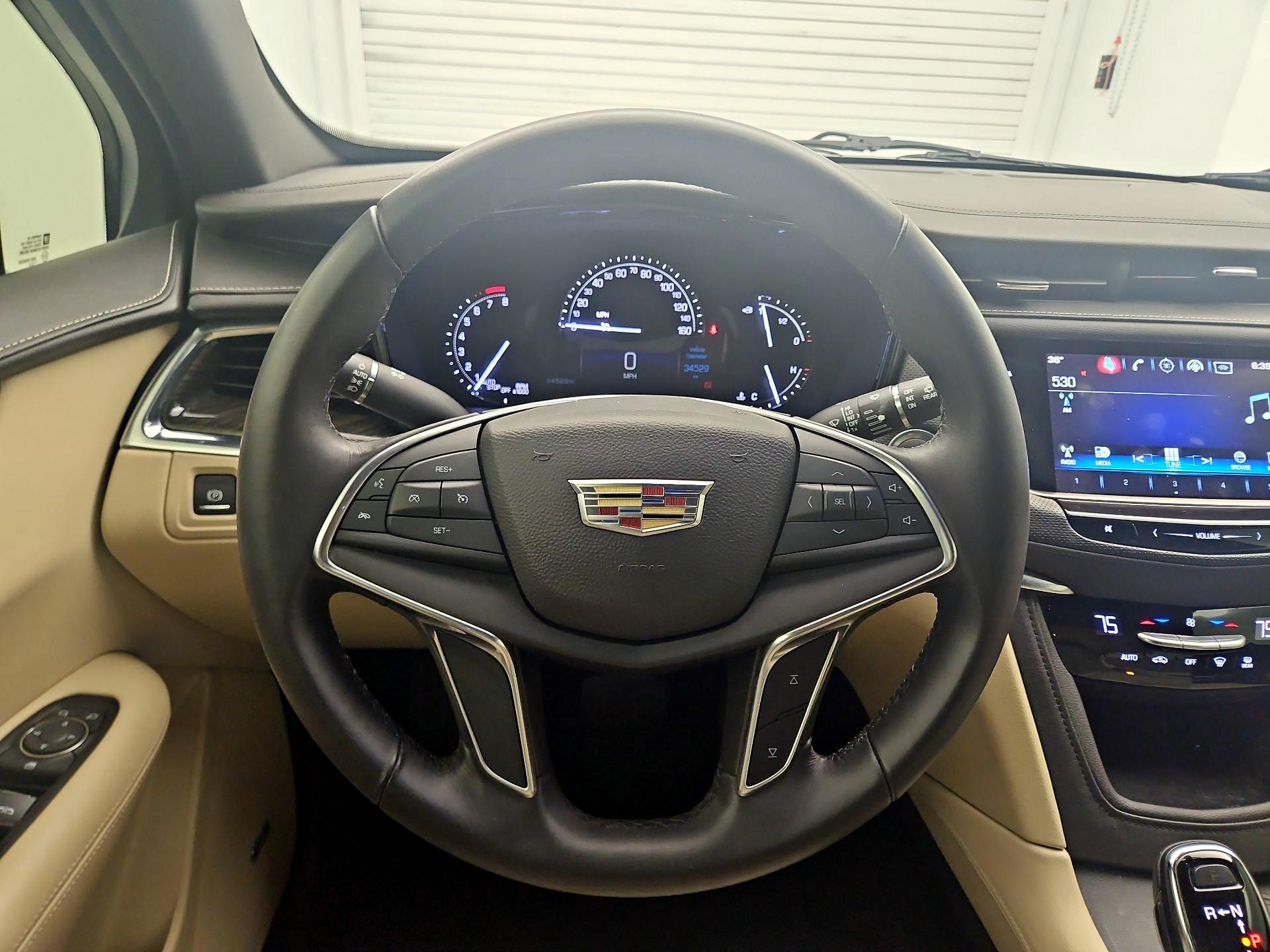 Thumbnail: 2017 Cadillac XT5 - 10