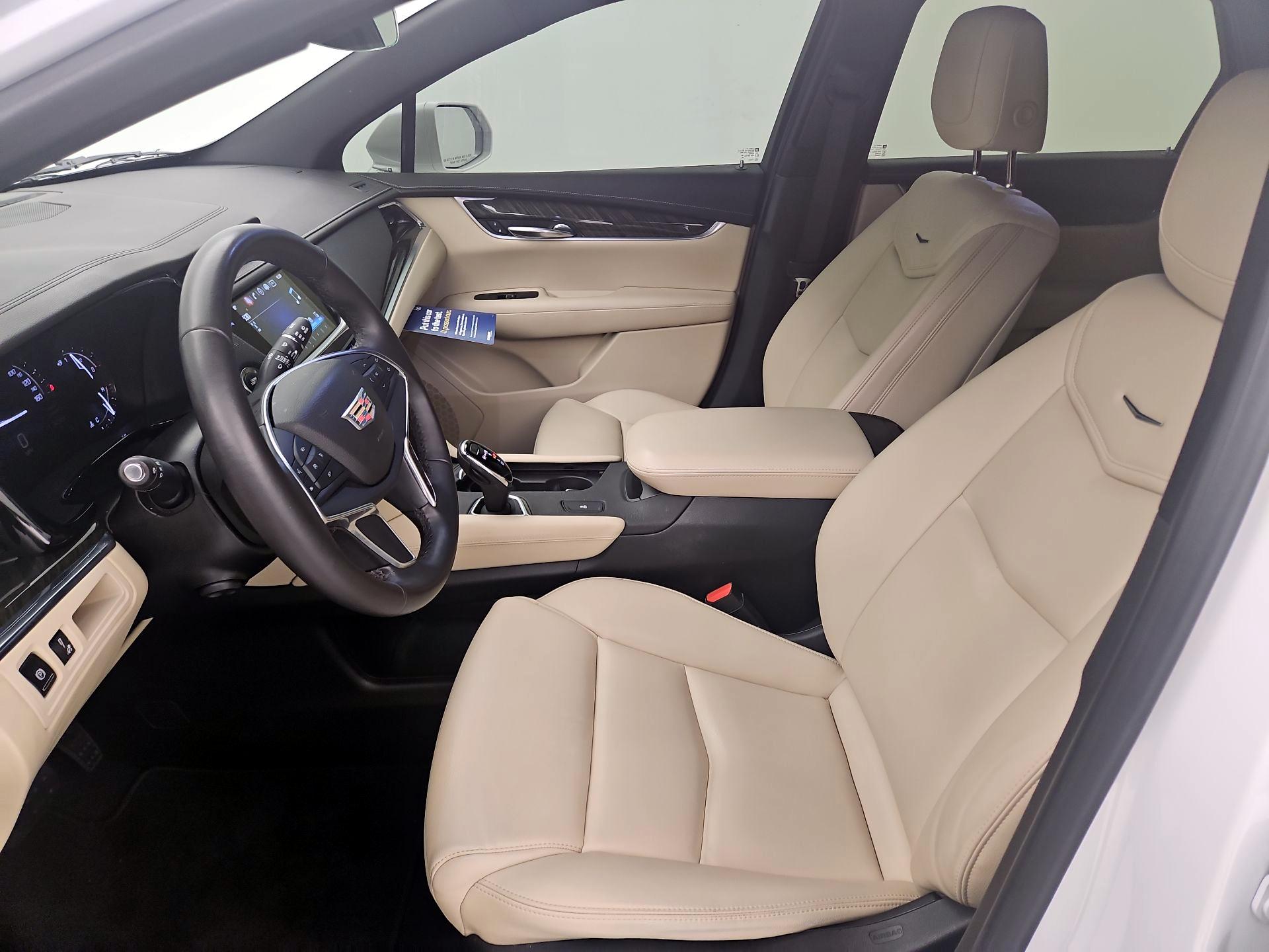 Thumbnail: 2017 Cadillac XT5 - 11