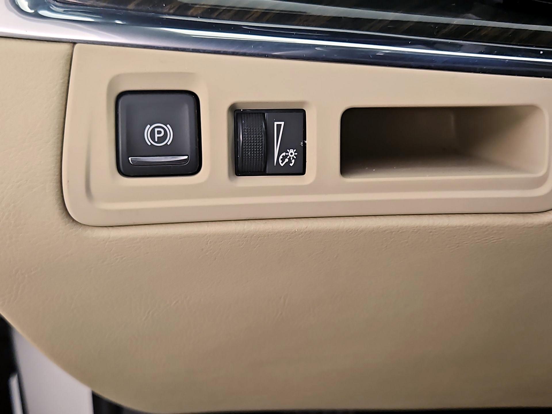 Thumbnail: 2017 Cadillac XT5 - 13