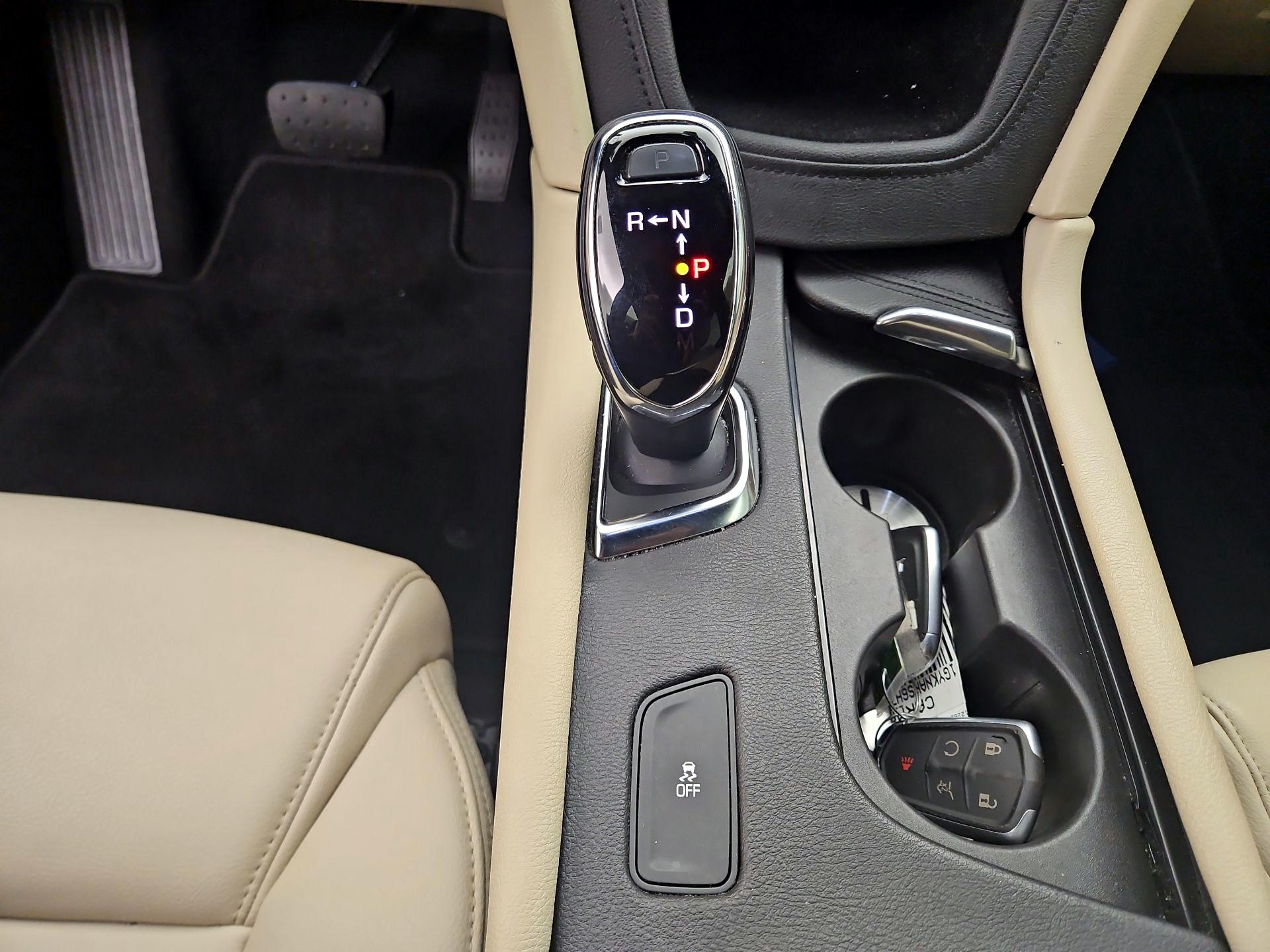 Thumbnail: 2017 Cadillac XT5 - 17