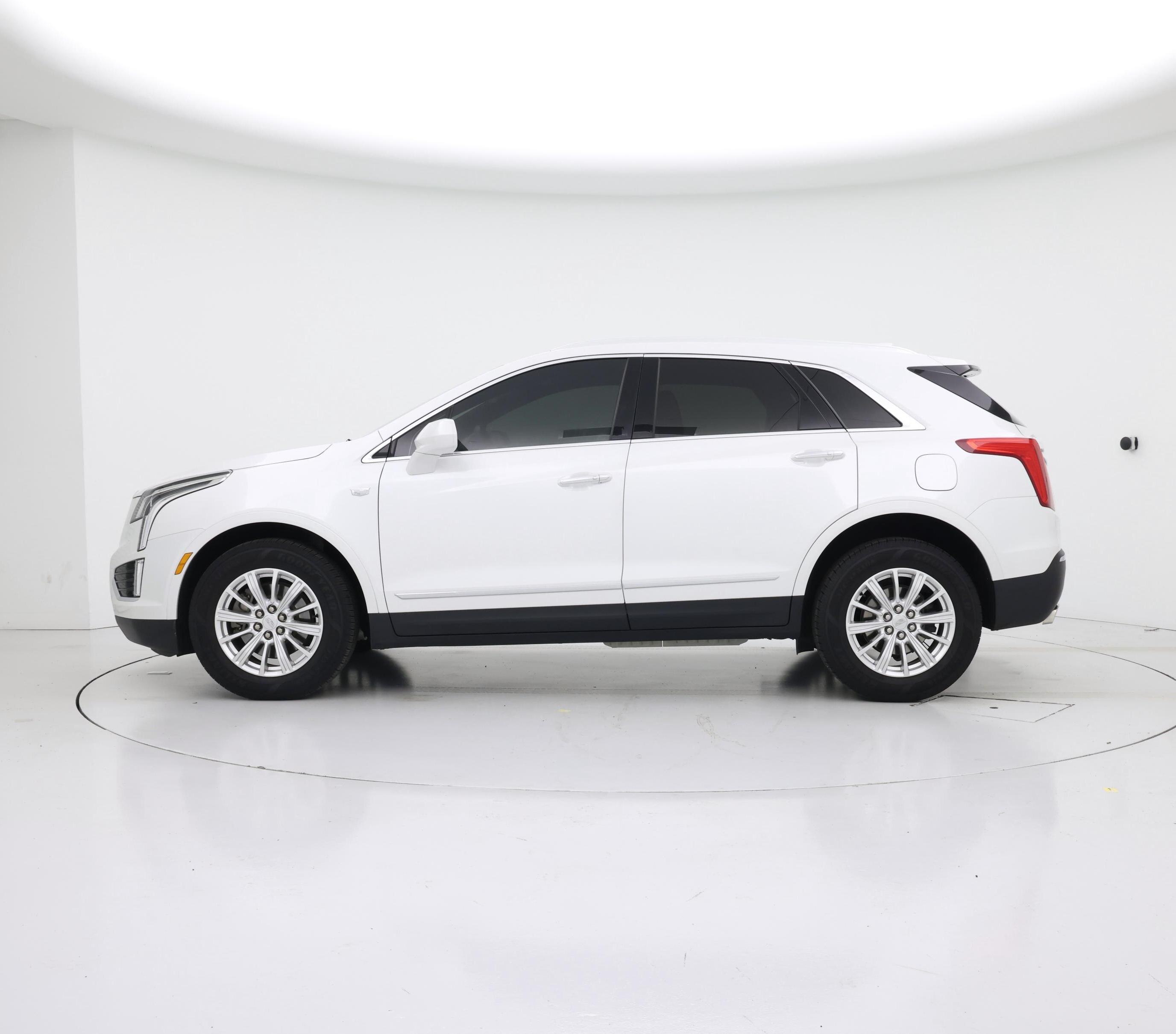 Thumbnail: 2017 Cadillac XT5 - 3